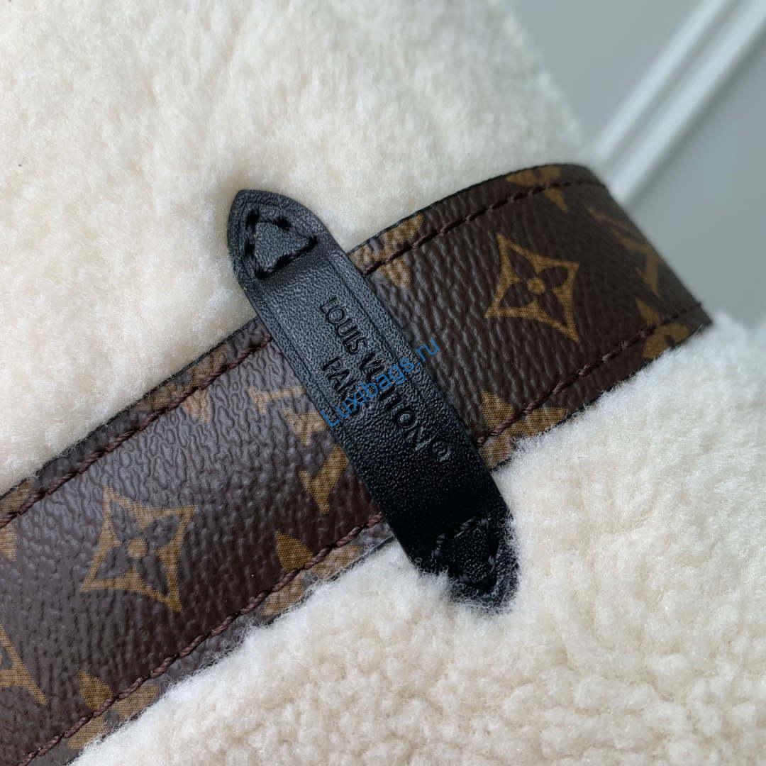 LV M26245 Louis Vuitton Pochette Mia Bag Creme | lv m26245 louis vuitton pochette mia bag creme 3