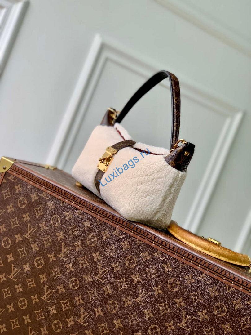 lv m26245 louis vuitton pochette mia bag creme 4 LV M26245 Louis Vuitton Pochette Mia Bag Creme | lv m26245 louis vuitton pochette mia bag creme 5