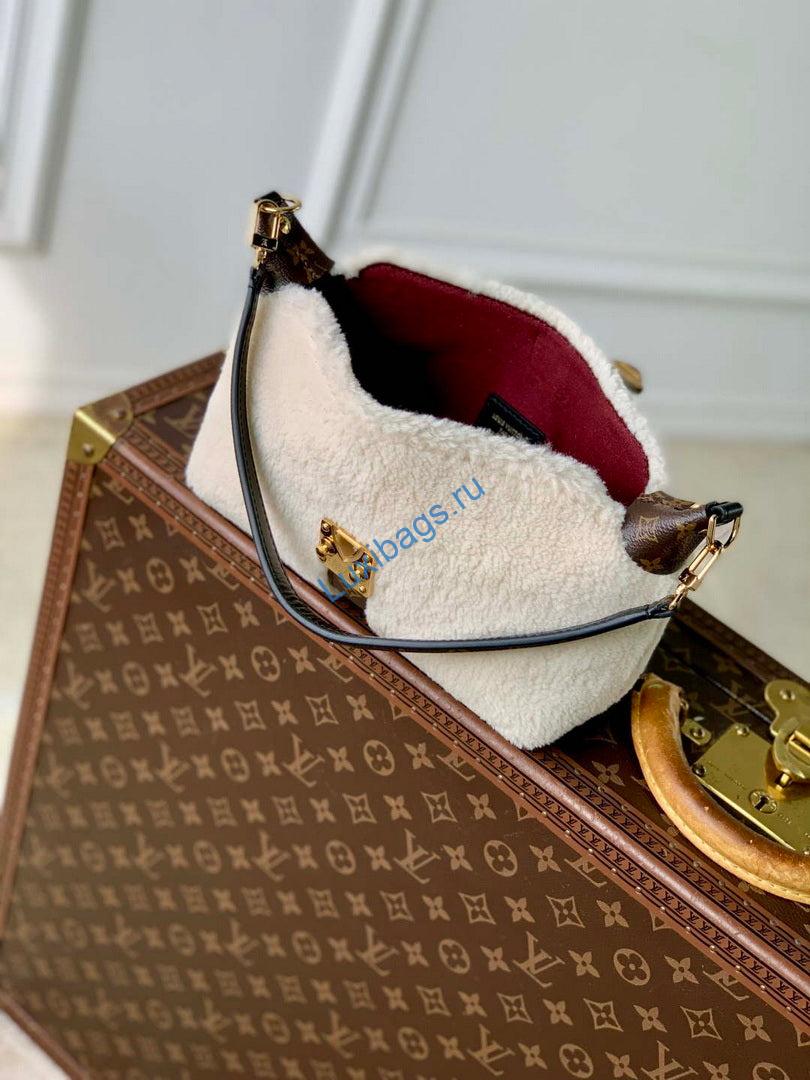 lv m26245 louis vuitton pochette mia bag creme 8 LV M26245 Louis Vuitton Pochette Mia Bag Creme | lv m26245 louis vuitton pochette mia bag creme 9