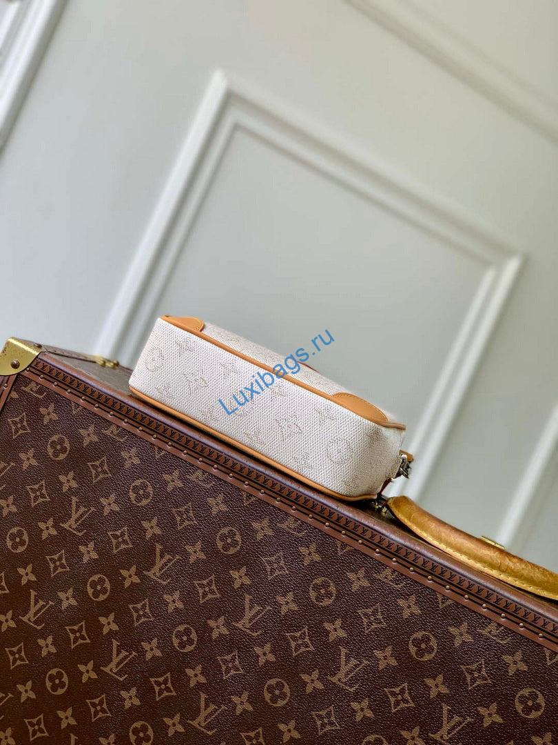 lv m27155 louis vuitton trocadéro wearable wallet linen 3 LV M27155 Louis Vuitton Trocadéro Wearable Wallet Linen | lv m27155 louis vuitton trocadero wearable wallet linen 4