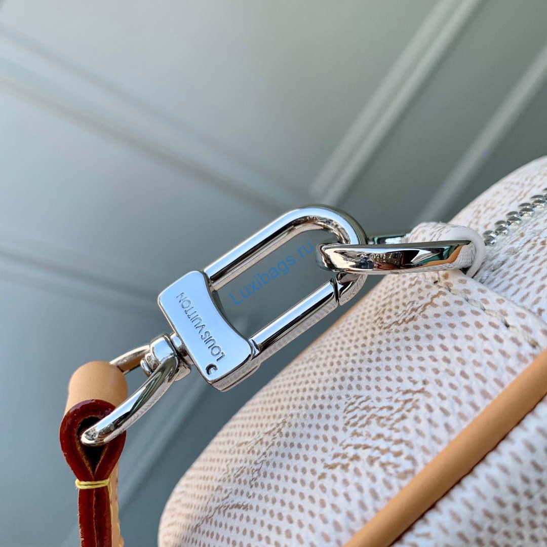 lv m27155 louis vuitton trocadéro wearable wallet linen 6 LV M27155 Louis Vuitton Trocadéro Wearable Wallet Linen | lv m27155 louis vuitton trocadero wearable wallet linen 7