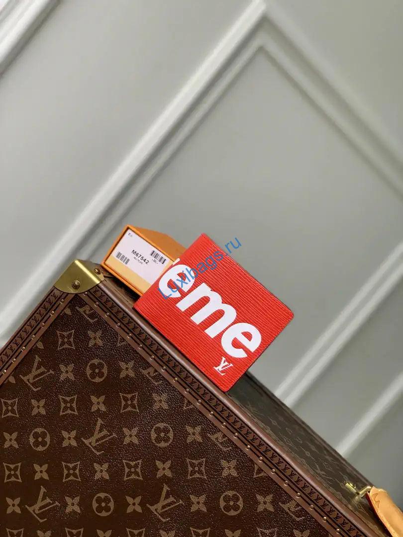 lv m67542 multiple wallet louis vuitton x supreme leather red 1 LV M67542 MULTIPLE Wallet Louis Vuitton x Supreme leather Red | lv m67542 multiple wallet louis vuitton x supreme leather red 2