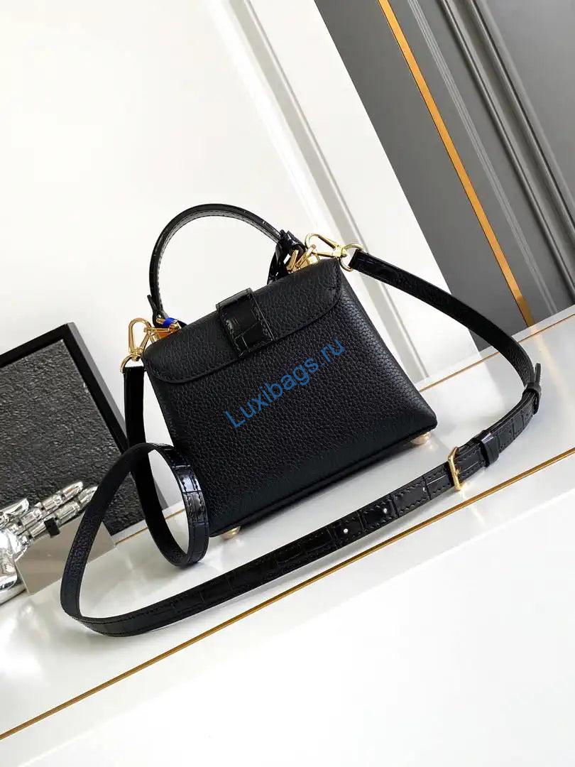 lv m86012 louis vuitton leather rose des vents mini black 2 LV M86012 Louis Vuitton Leather Rose Des Vents Mini Black | lv m87106 louis vuitton leather rose des vents mini 21