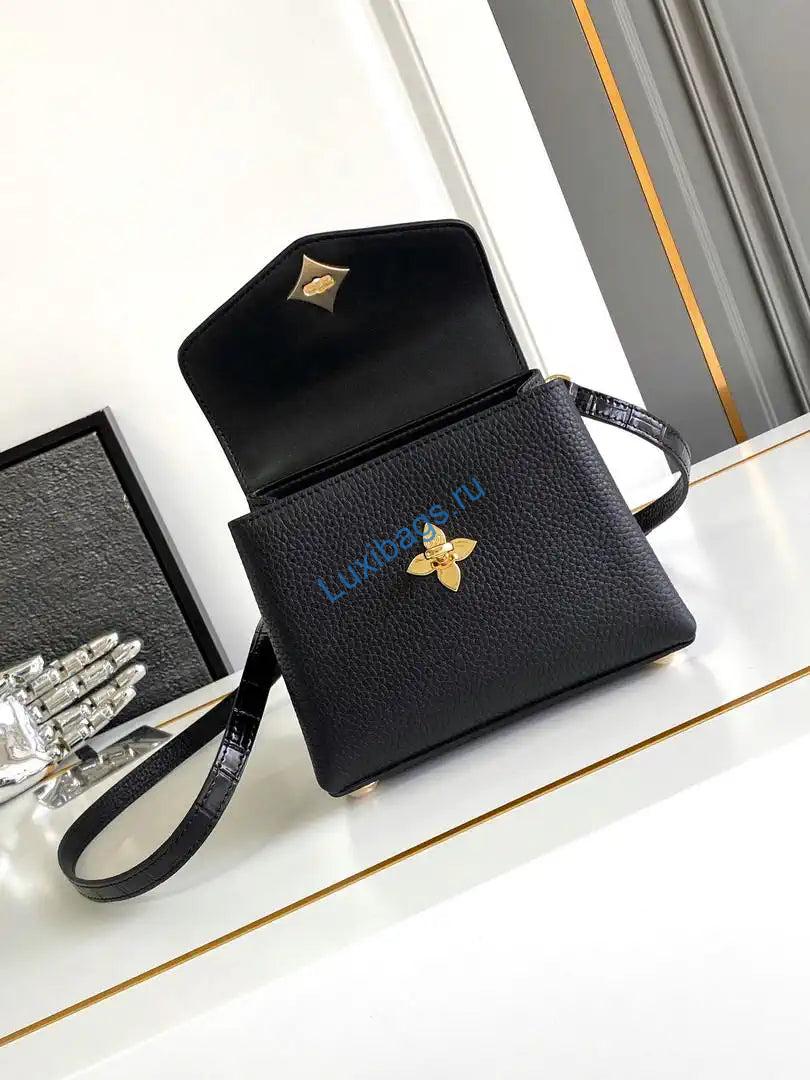 LV M86012 Louis Vuitton Leather Rose Des Vents Mini Black | lv m87106 louis vuitton leather rose des vents mini 25