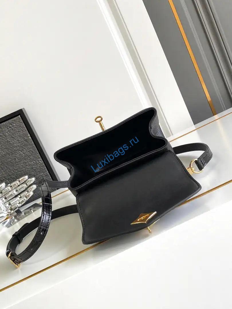 lv m86012 louis vuitton leather rose des vents mini black 7 LV M86012 Louis Vuitton Leather Rose Des Vents Mini Black | lv m87106 louis vuitton leather rose des vents mini 26