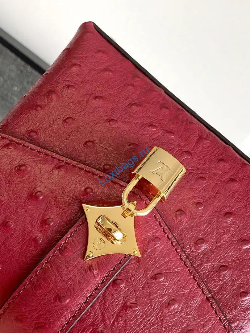 lv m87106 louis vuitton ostrich rose des vents mini wine red 4 LV M87106 Louis Vuitton Ostrich Rose Des Vents Mini Wine Red | lv m87106 louis vuitton ostrich rose des vents mini purple 59
