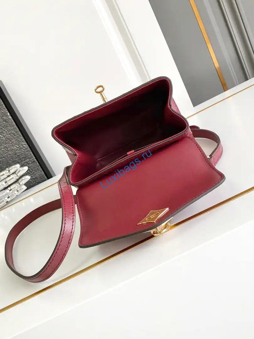 lv m87106 louis vuitton ostrich rose des vents mini wine red 7 LV M87106 Louis Vuitton Ostrich Rose Des Vents Mini Wine Red | lv m87106 louis vuitton ostrich rose des vents mini purple 62