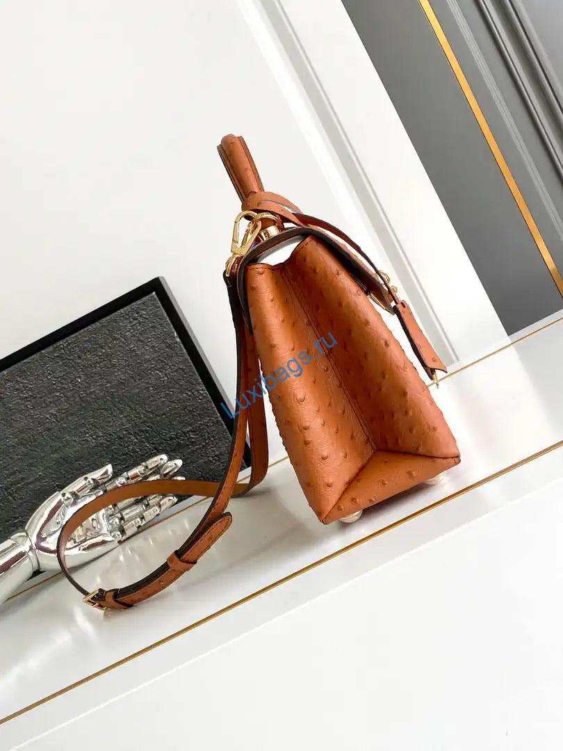 lv m87107 louis vuitton ostrich rose des vents mm brown 1 LV M87107 Louis Vuitton Ostrich Rose Des Vents MM Brown | lv m87107 louis vuitton ostrich rose des vents mm 43