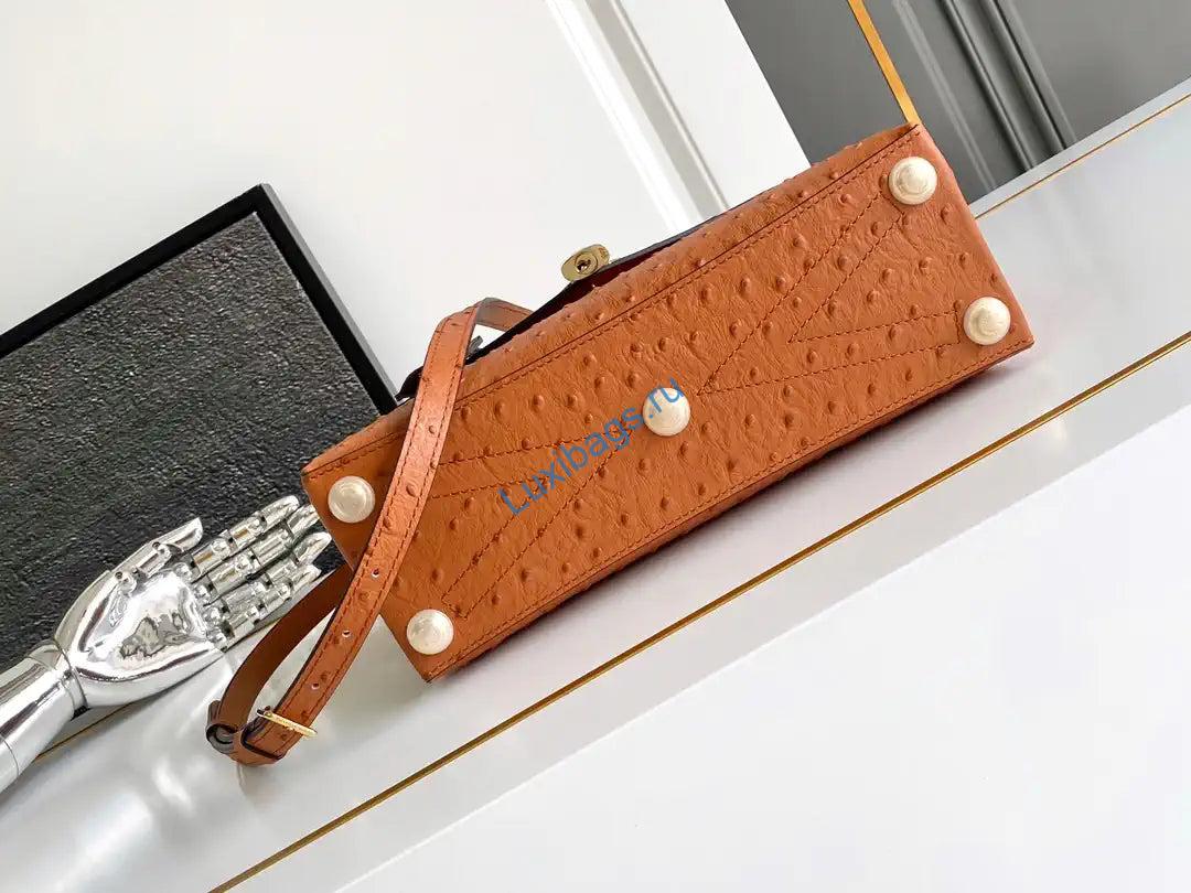 lv m87107 louis vuitton ostrich rose des vents mm brown 3 LV M87107 Louis Vuitton Ostrich Rose Des Vents MM Brown | lv m87107 louis vuitton ostrich rose des vents mm 45