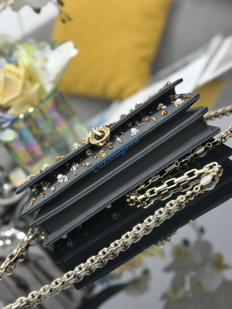 dior s0980 mini miss dior bag latte m0997 embroidery with shimmering beads 3 Dior S0980 Mini Miss Dior Bag Latte M0997 Embroidery with shimmering beads | dior s0980 mini miss dior bag latte cannage lambskin m0997 embroidery with shimmering beads 04