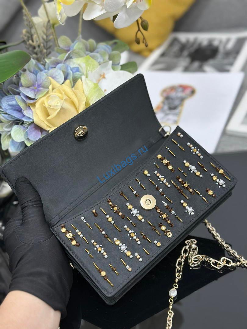dior s0980 mini miss dior bag latte m0997 embroidery with shimmering beads 6 Dior S0980 Mini Miss Dior Bag Latte M0997 Embroidery with shimmering beads | dior s0980 mini miss dior bag latte cannage lambskin m0997 embroidery with shimmering beads 07