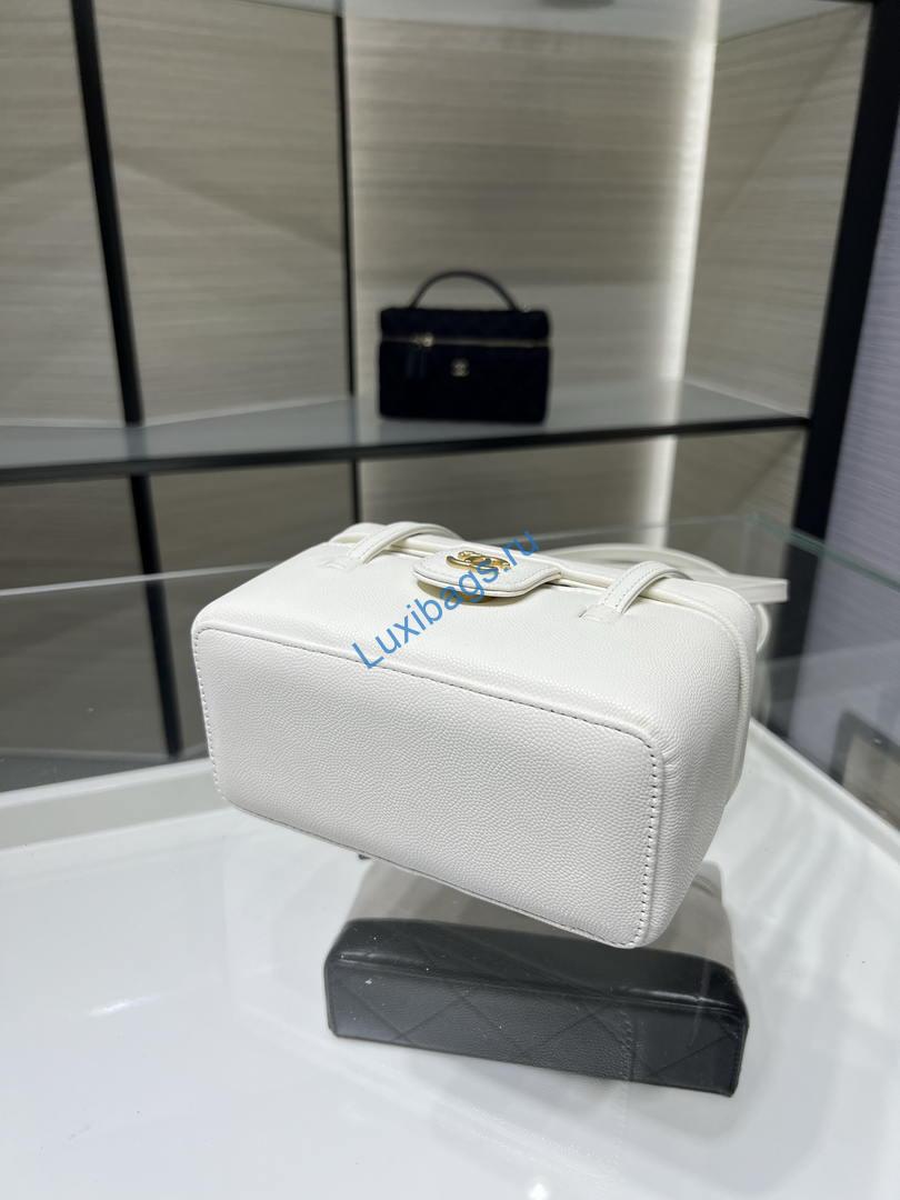 Chanel AP5067 26SS Long Vanity with Leather Strap Grained Shiny Calfskin & Gold-Tone Metal White | chanel ap5067 26ss long vanity with leather strap grained shiny calfskin gold tone metal white 03