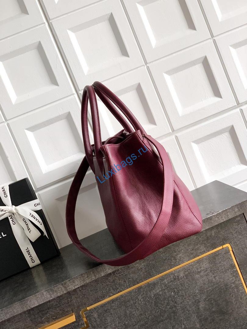 chanel as6056 cerf leather exterior medium tote bags wine red 1 Chanel AS6056 Cerf Leather Exterior Medium Tote Bags Wine Red | chanel as6056 cerf leather exterior medium tote bags 11