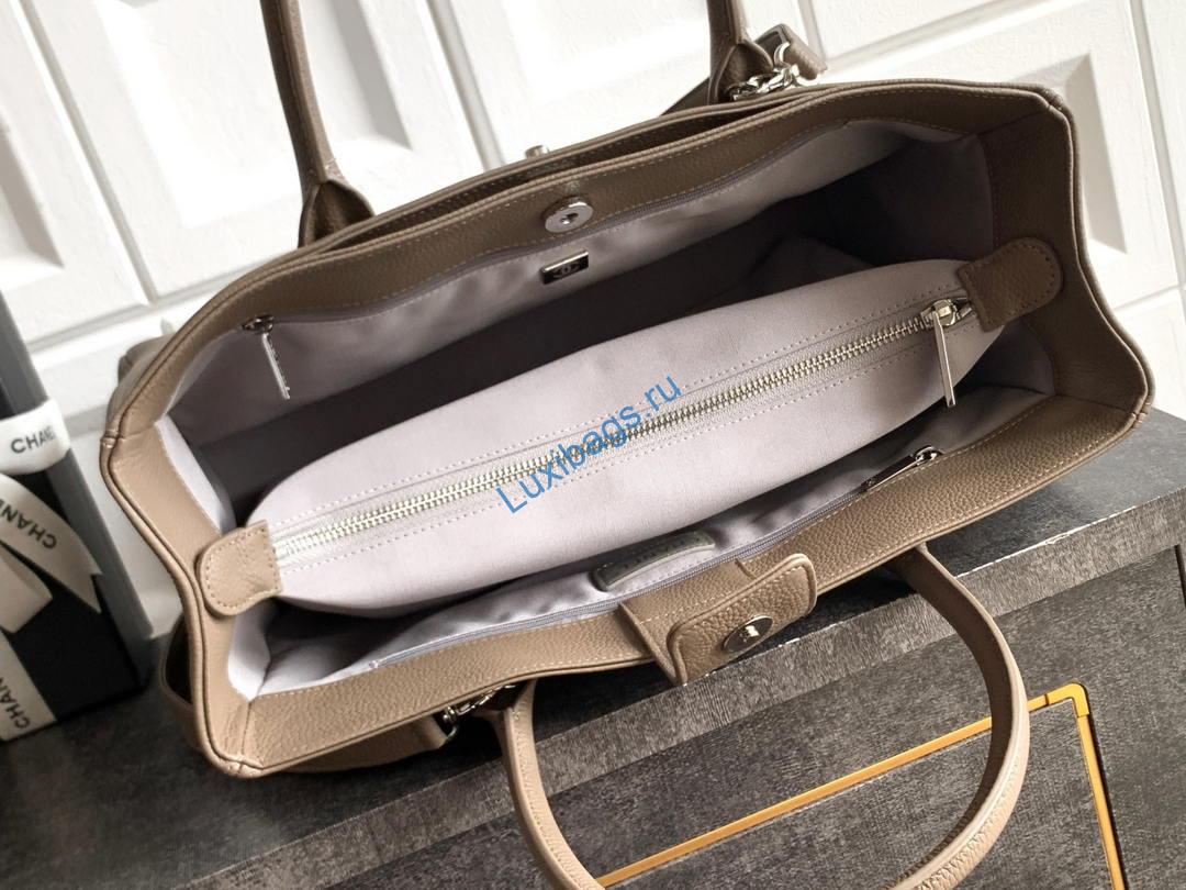 chanel as6056 cerf leather exterior medium tote bags gray 7 Chanel AS6056 Cerf Leather Exterior Medium Tote Bags Gray | chanel as6056 cerf leather exterior medium tote bags 26