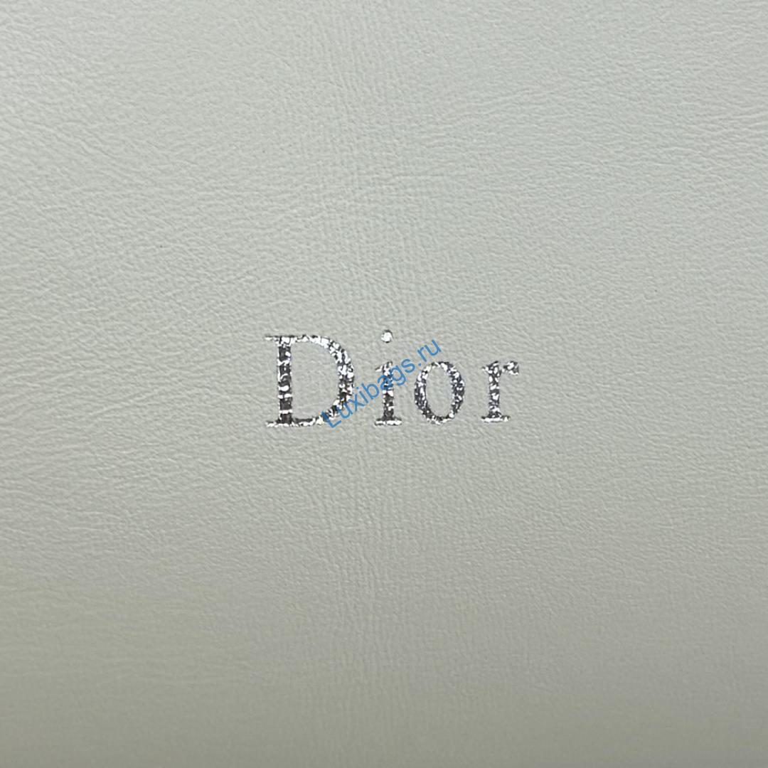 dior medium dior bow bag m0714ouqo_m900 white lambskin 5 Dior Medium Dior Bow Bag M0714OUQO_M900 White Lambskin | dior medium dior bow bag lambskin m0714ouqo m900 33