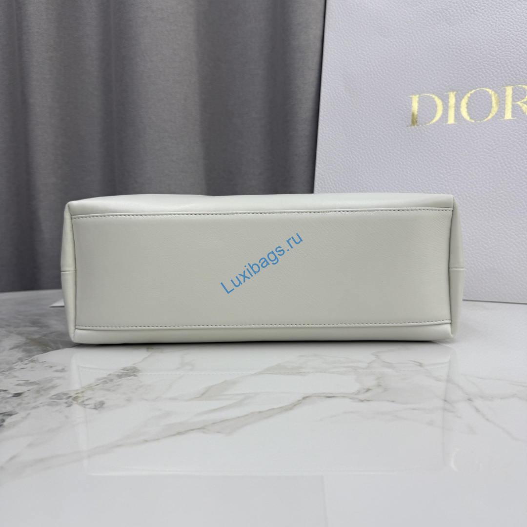 dior medium dior bow bag m0714ouqo_m900 white lambskin 6 Dior Medium Dior Bow Bag M0714OUQO_M900 White Lambskin | dior medium dior bow bag lambskin m0714ouqo m900 34