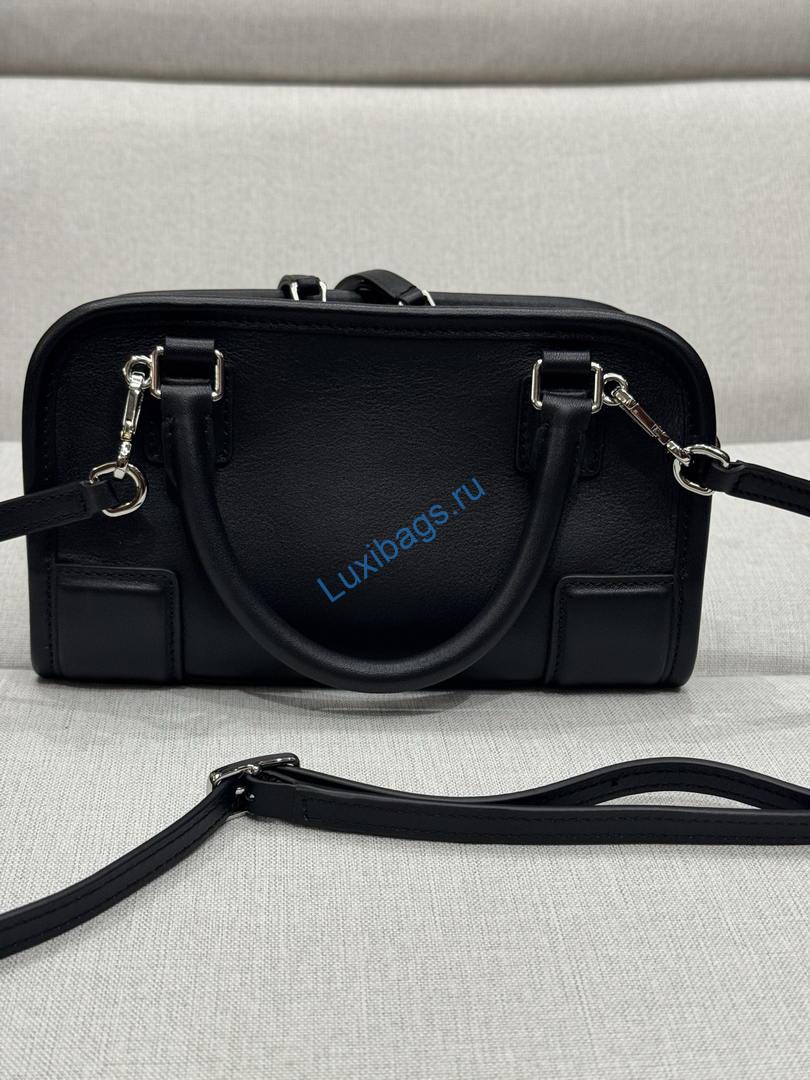 Loewe A039AS4X12 Mini Amazona 180 bag in soft calfskin Black | loewe a039as4x12 mini amazona 180 bag in soft calfskin 04