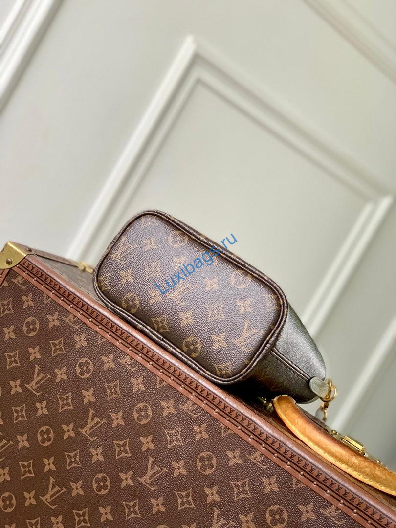 louis vuitton lv m28236 neverfull bandoulière inside out bb bag monogram celadon 3 Louis Vuitton LV M28236 Neverfull Bandoulière Inside Out BB Bag Monogram Celadon | louis vuitton lv m28236 neverfull bandouliere inside out bb bag monogram celadon 4