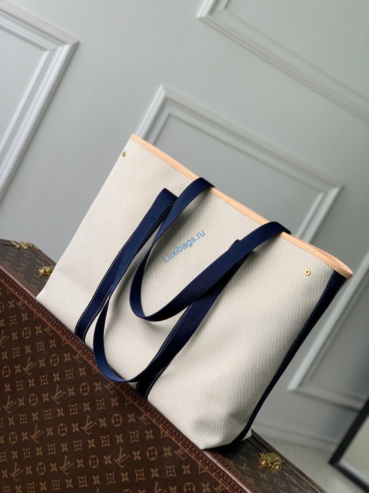 louis vuitton lv m28503 escale bag ocean blue 2 Louis Vuitton LV M28503 Escale Bag Ocean Blue | louis vuitton lv m28503 escale bag ocean blue 3