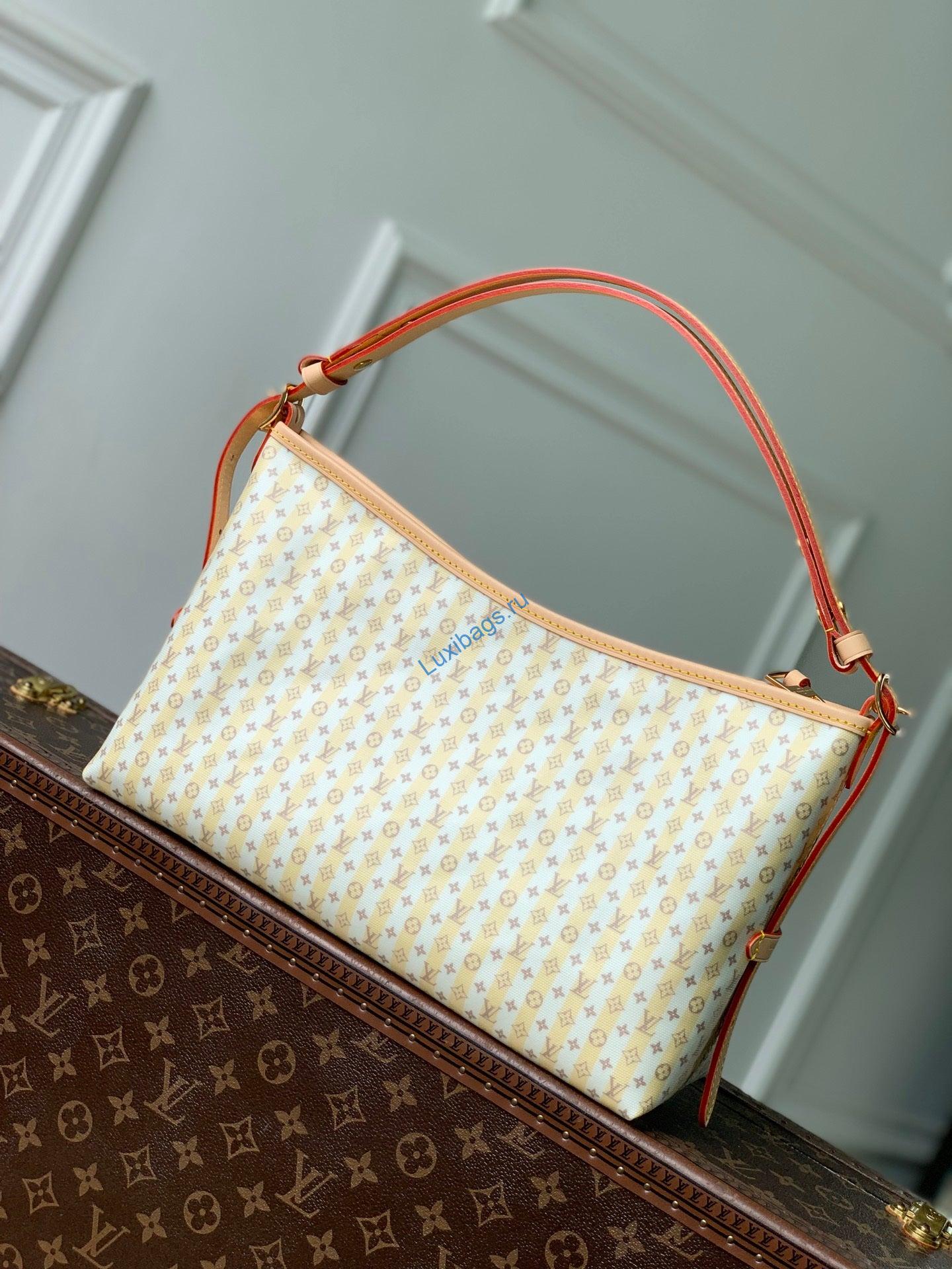 louis vuitton lv m29139 carryall east west bag banana 2 Louis Vuitton LV M29139 Carryall East West Bag Banana | louis vuitton lv m29139 carryall east west bag banana 3