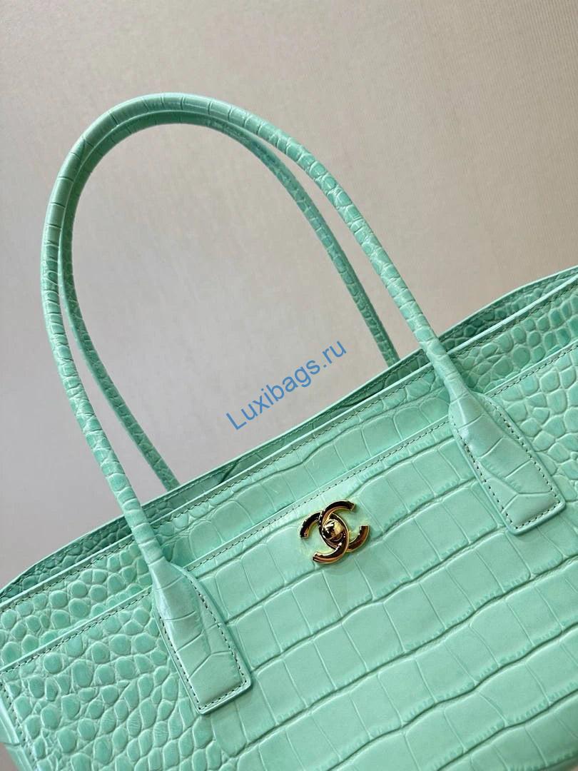Chanel 26 SS Runway Collection Shopping Bag AS6243 Crocodile-embossed Calfskin green | chanel 26 ss runway collection shopping bag as6243 crocodile embossed calfskin 002
