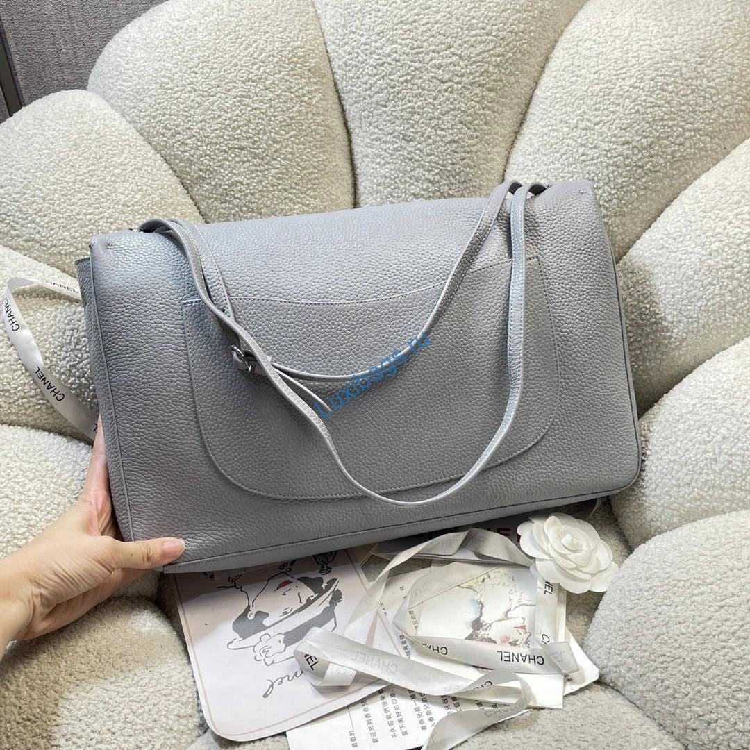 Chanel Maxi Flapbag Grained calfskin & gold-tone metal AS6233 Light Gray | chanel maxi flapbag grained calfskin gold tone metal as6233 117