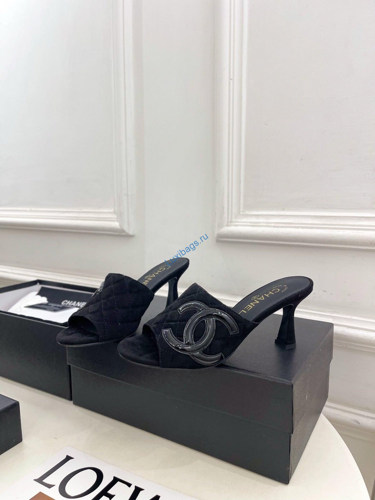 chanel women's diamond-patterned slippers 7.5cm c93334 2 Chanel Women's Diamond-patterned Slippers 7.5cm C93334 | chanel womens diamond patterned slippers 7 5cm c93334 3