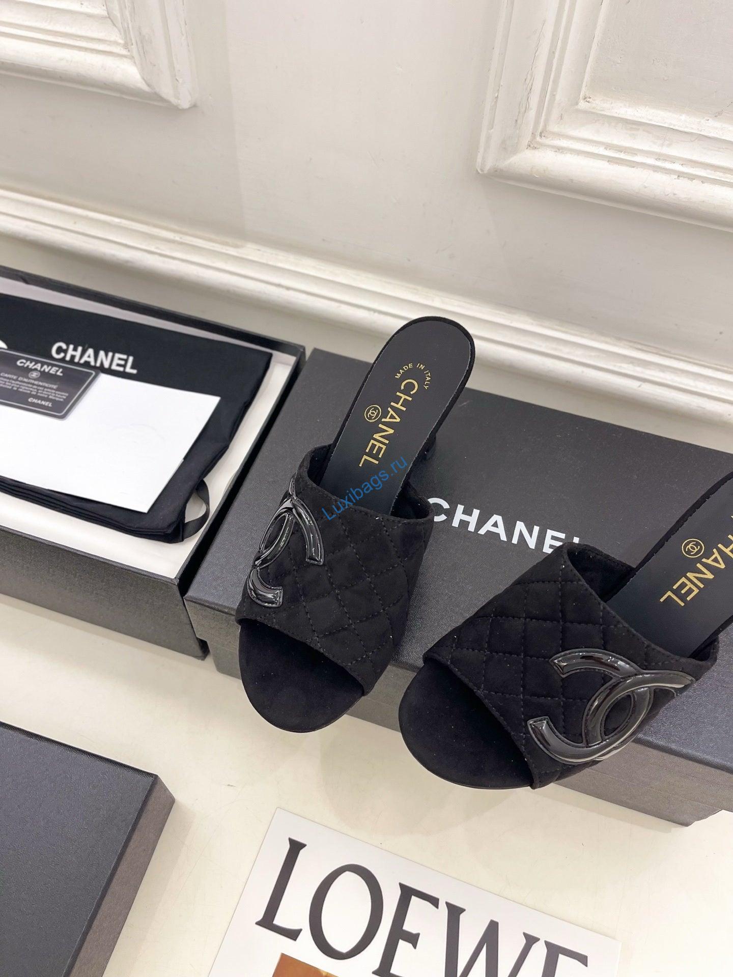 chanel women's diamond-patterned slippers 7.5cm c93334 5 Chanel Women's Diamond-patterned Slippers 7.5cm C93334 | chanel womens diamond patterned slippers 7 5cm c93334 6