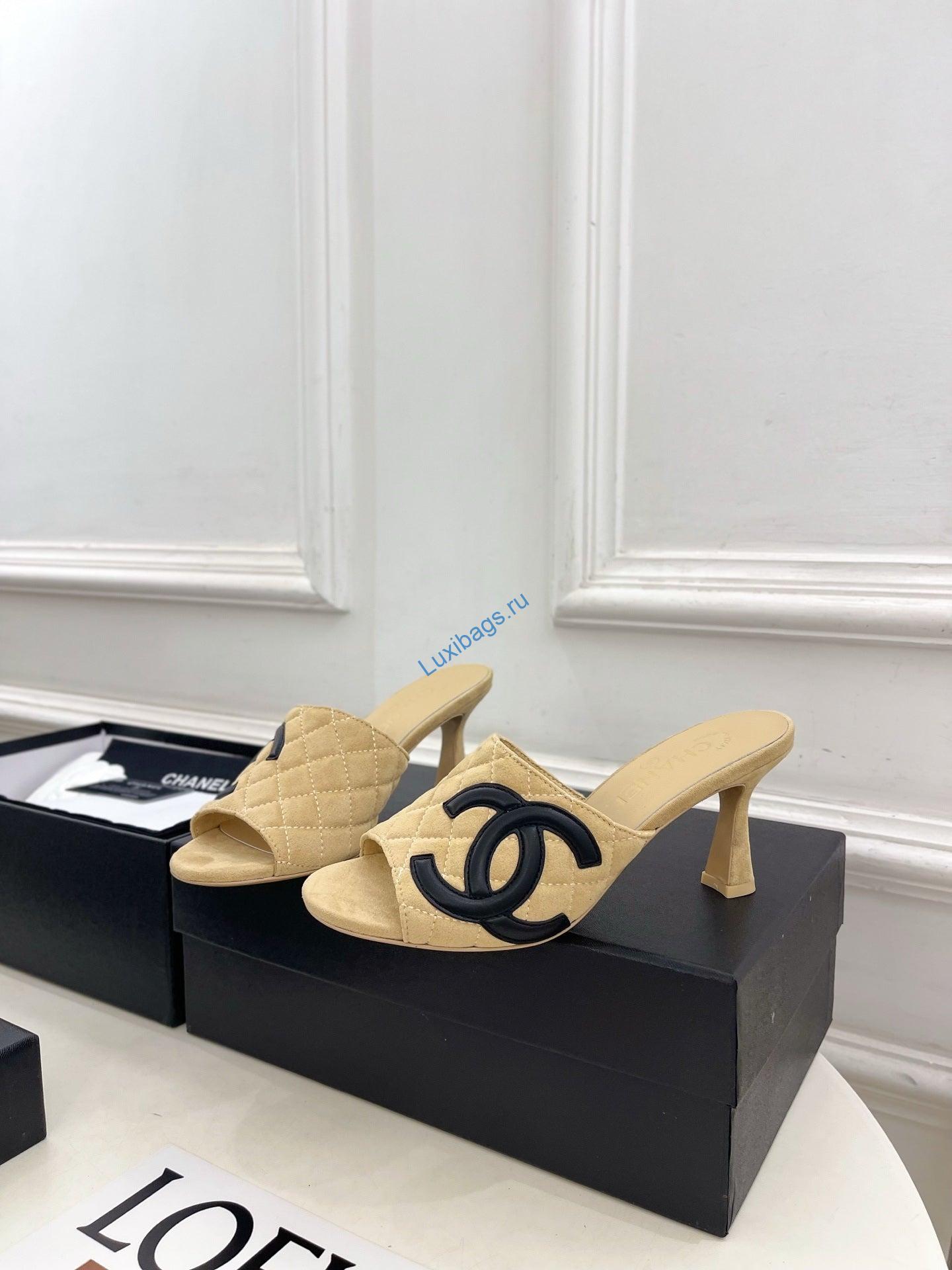 chanel women's diamond-patterned slippers 7.5cm c93335 2 Chanel Women's Diamond-patterned Slippers 7.5cm C93335 | chanel womens diamond patterned slippers 7 5cm c93335 3