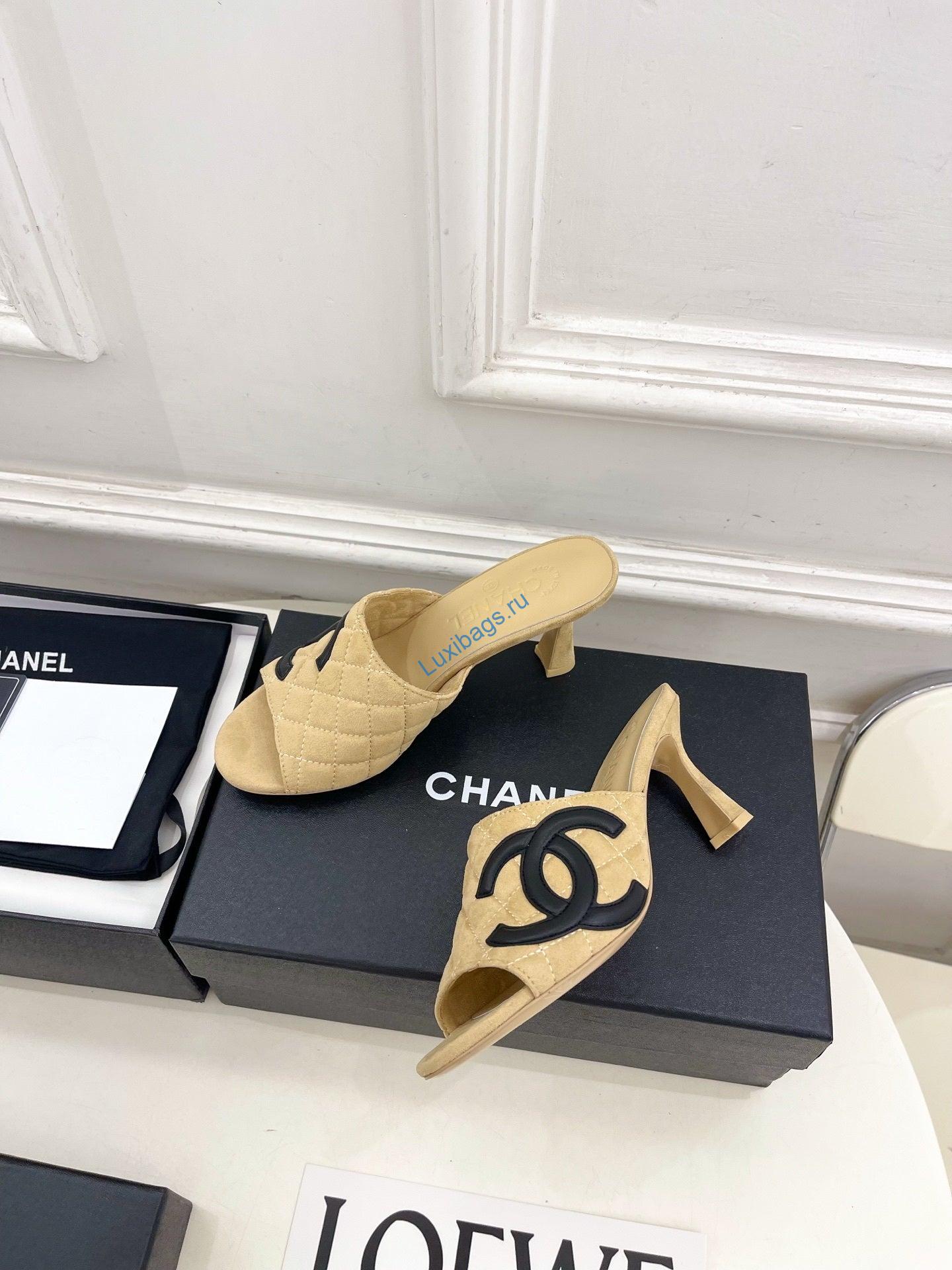 chanel women's diamond-patterned slippers 7.5cm c93335 4 Chanel Women's Diamond-patterned Slippers 7.5cm C93335 | chanel womens diamond patterned slippers 7 5cm c93335 5