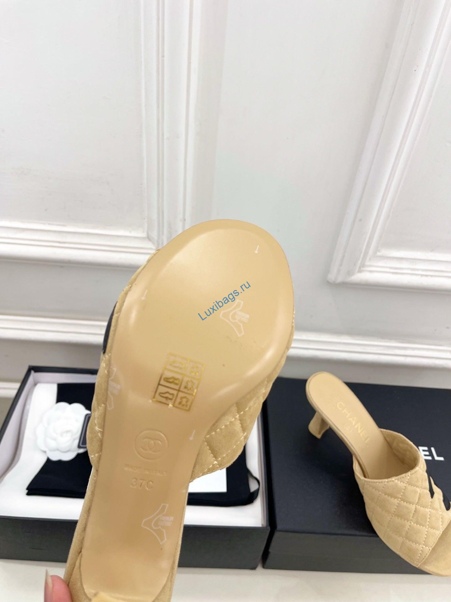 chanel women's diamond-patterned slippers 7.5cm c93335 8 Chanel Women's Diamond-patterned Slippers 7.5cm C93335 | chanel womens diamond patterned slippers 7 5cm c93335 9