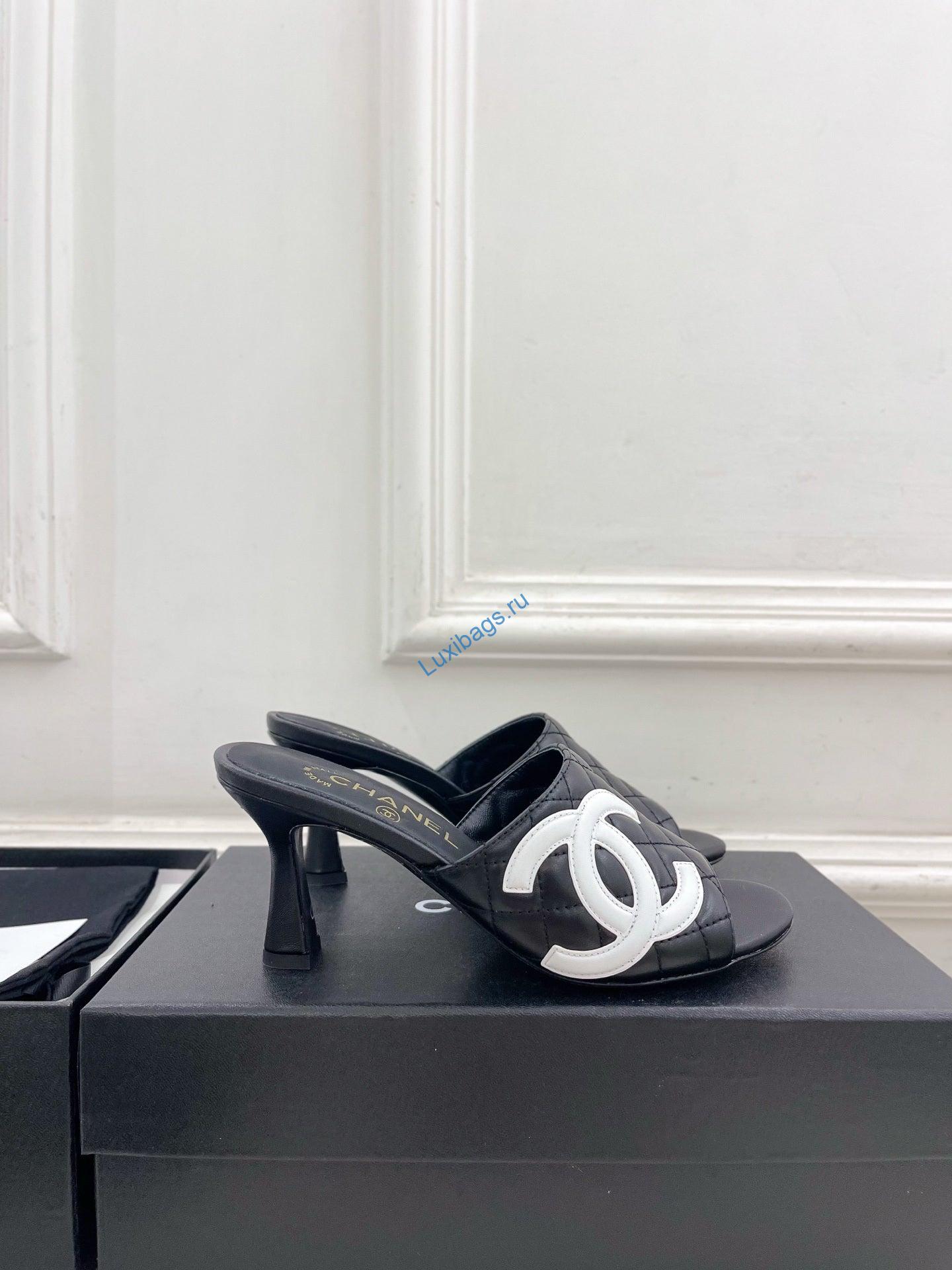chanel women's diamond-patterned slippers 7.5cm c93336 1 Chanel Women's Diamond-patterned Slippers 7.5cm C93336 | chanel womens diamond patterned slippers 7 5cm c93336 2