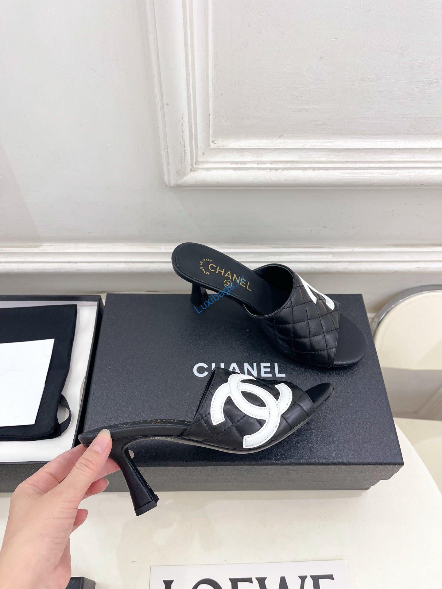 chanel women's diamond-patterned slippers 7.5cm c93336 3 Chanel Women's Diamond-patterned Slippers 7.5cm C93336 | chanel womens diamond patterned slippers 7 5cm c93336 4