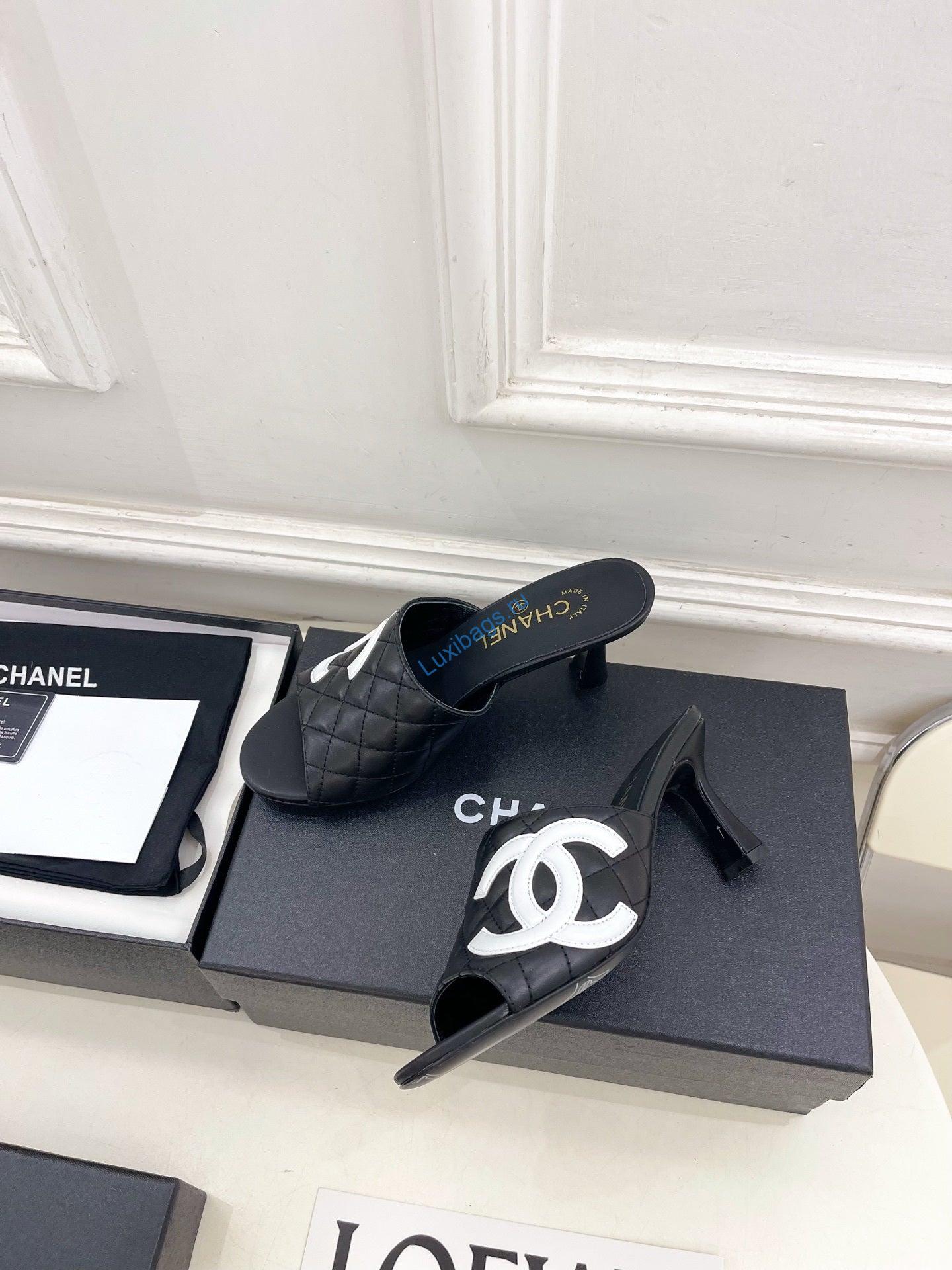 chanel women's diamond-patterned slippers 7.5cm c93336 4 Chanel Women's Diamond-patterned Slippers 7.5cm C93336 | chanel womens diamond patterned slippers 7 5cm c93336 5