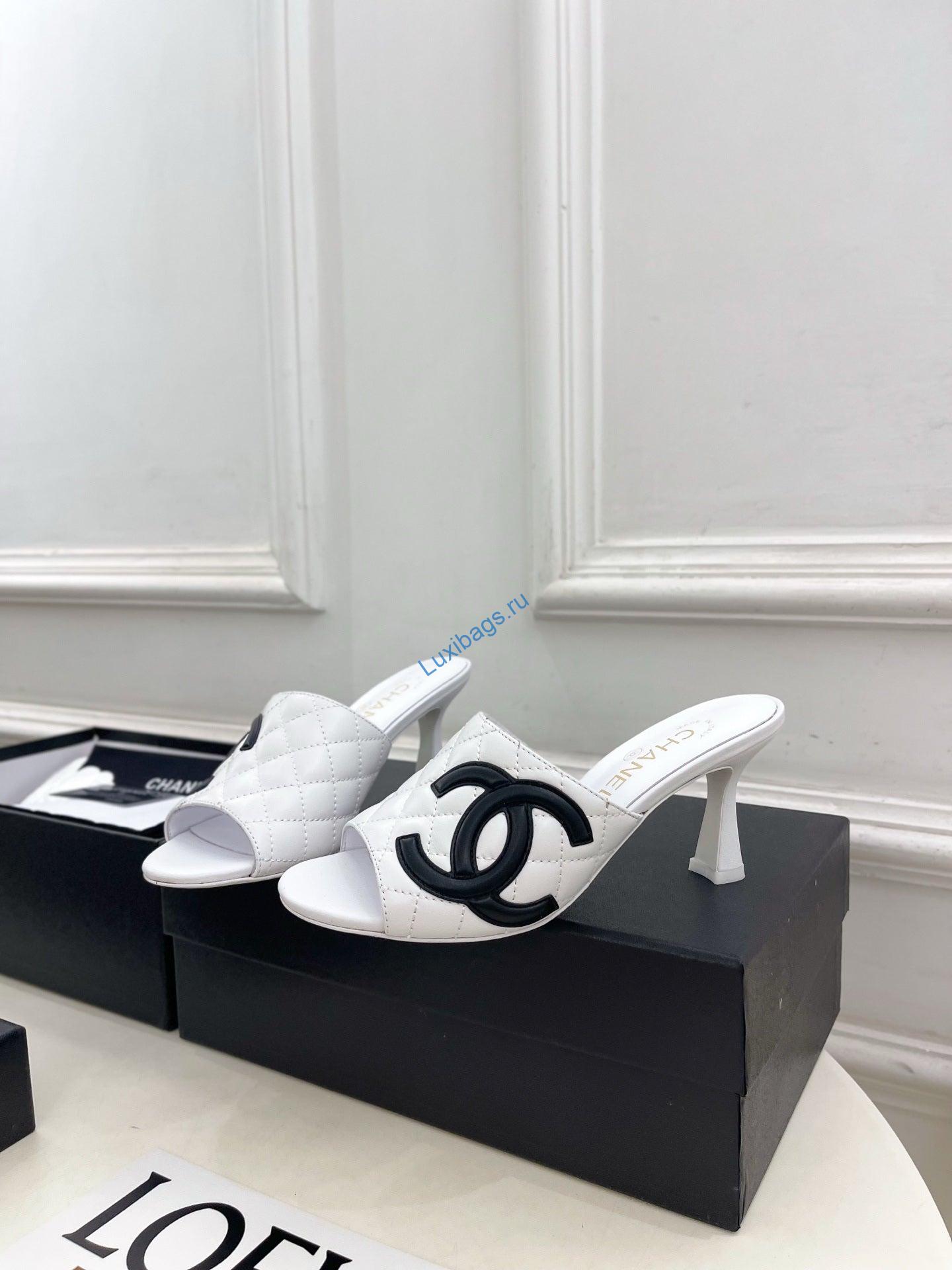 chanel women's diamond-patterned slippers 7.5cm c93337 2 Chanel Women's Diamond-patterned Slippers 7.5cm C93337 | chanel womens diamond patterned slippers 7 5cm c93337 3