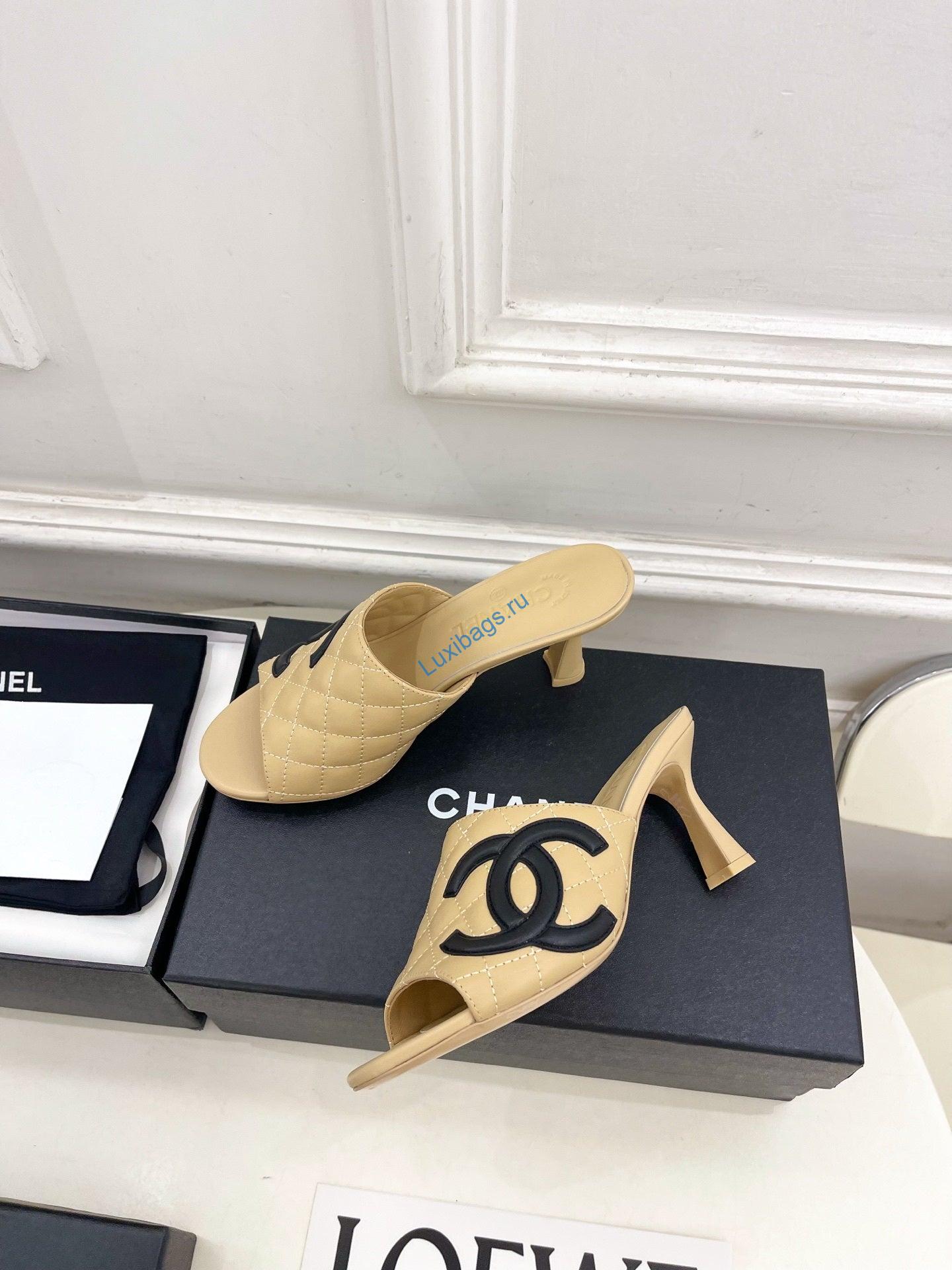 chanel women's diamond-patterned slippers 7.5cm c93338 4 Chanel Women's Diamond-patterned Slippers 7.5cm C93338 | chanel womens diamond patterned slippers 7 5cm c93338 5
