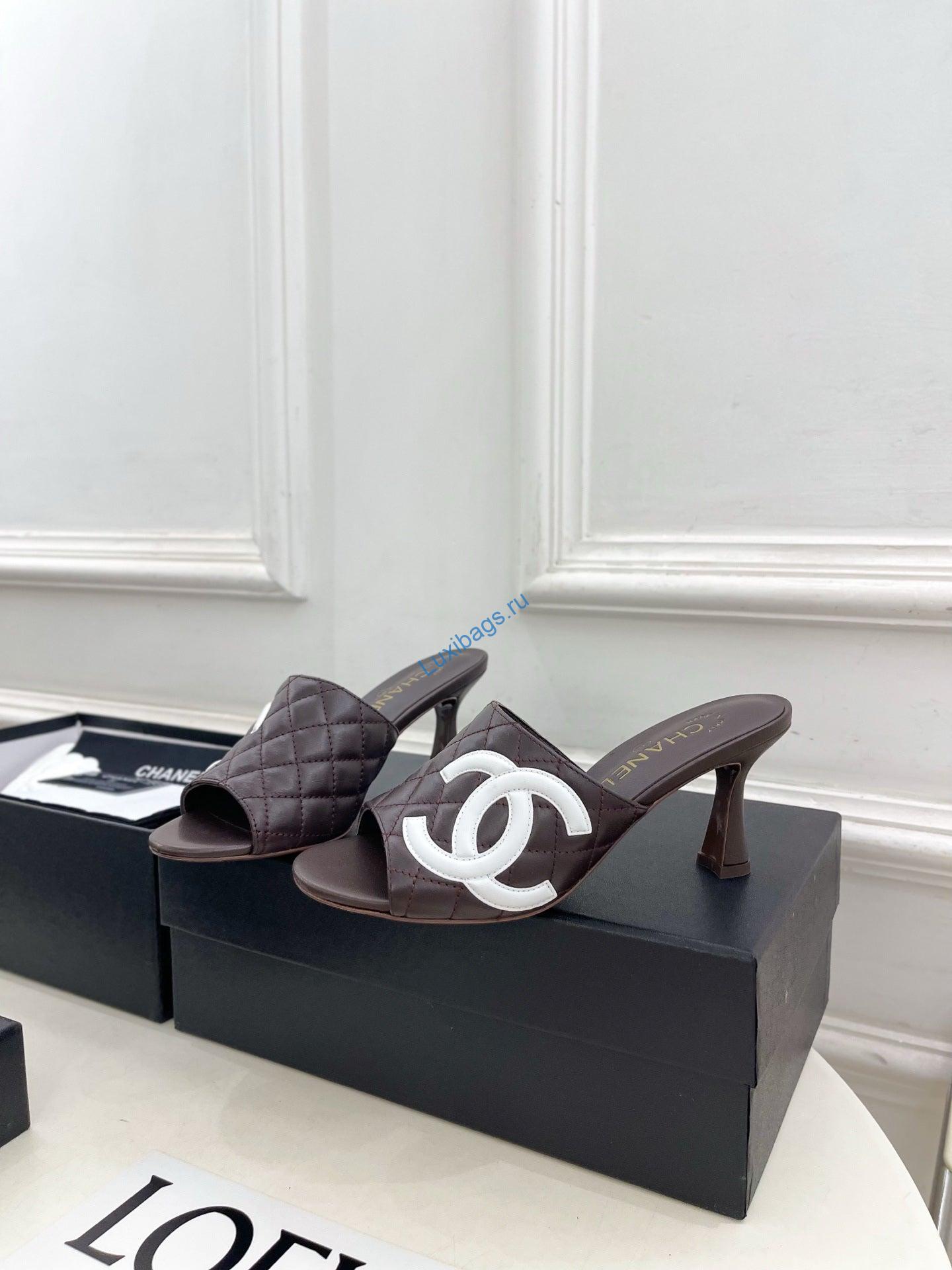 chanel women's diamond-patterned slippers 7.5cm c93339 2 Chanel Women's Diamond-patterned Slippers 7.5cm C93339 | chanel womens diamond patterned slippers 7 5cm c93339 3
