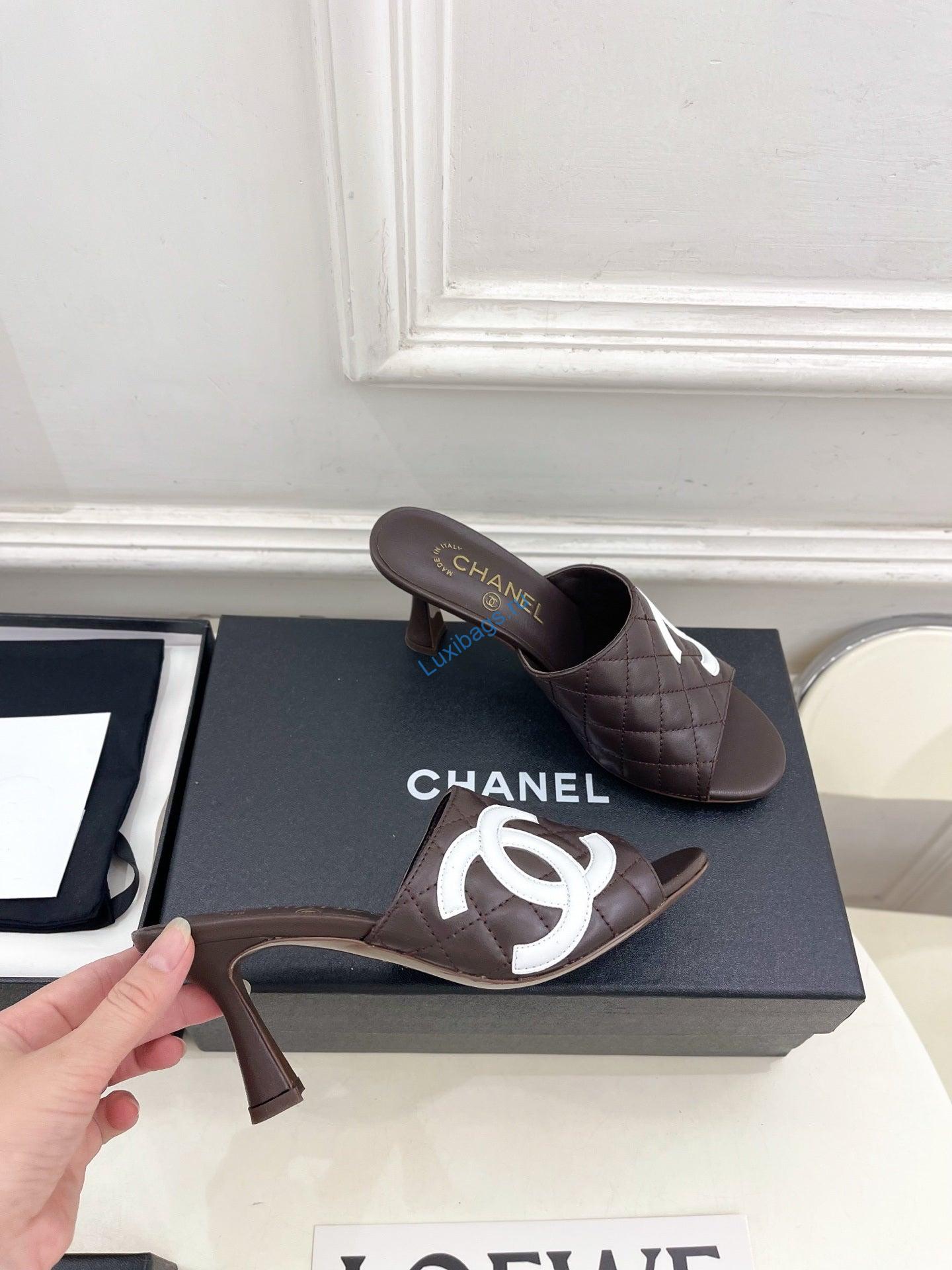 chanel women's diamond-patterned slippers 7.5cm c93339 3 Chanel Women's Diamond-patterned Slippers 7.5cm C93339 | chanel womens diamond patterned slippers 7 5cm c93339 4