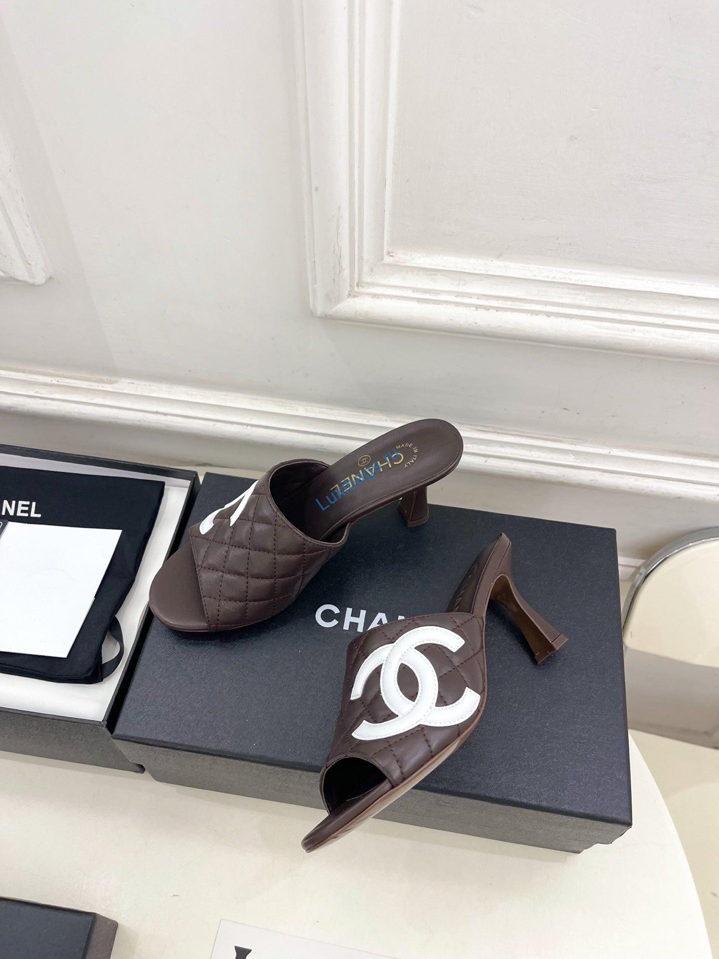 chanel women's diamond-patterned slippers 7.5cm c93339 4 Chanel Women's Diamond-patterned Slippers 7.5cm C93339 | chanel womens diamond patterned slippers 7 5cm c93339 5