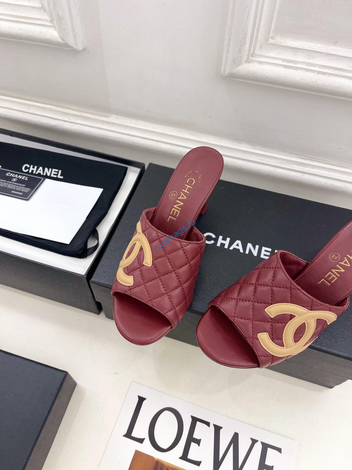 chanel women's diamond-patterned slippers 7.5cm c93340 5 Chanel Women's Diamond-patterned Slippers 7.5cm C93340 | chanel womens diamond patterned slippers 7 5cm c93340 6