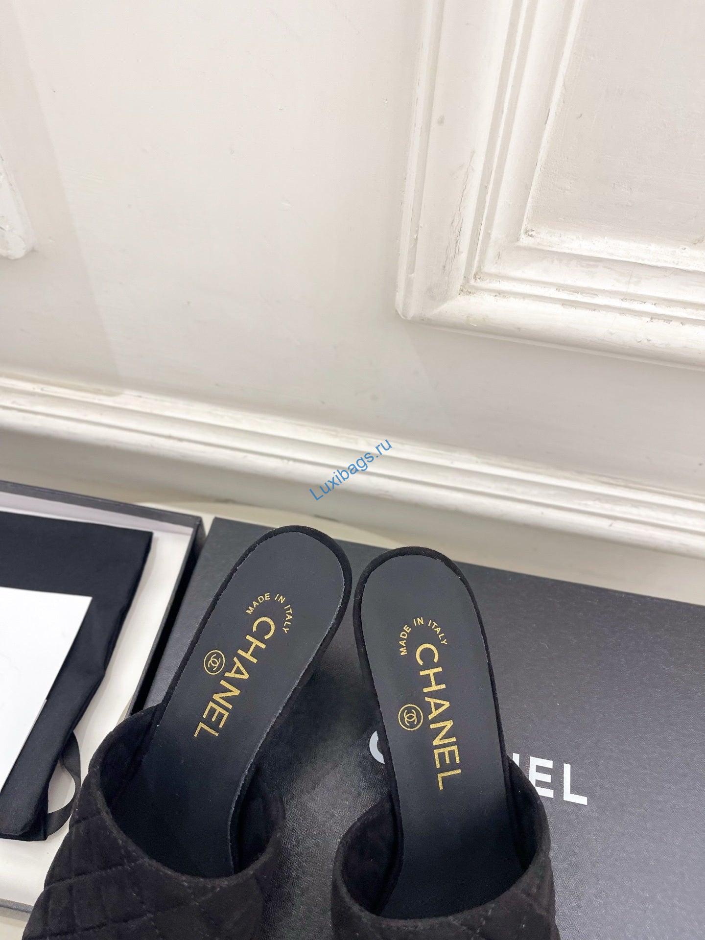 chanel women's diamond-patterned slippers 7.5cm c93342 7 Chanel Women's Diamond-patterned Slippers 7.5cm C93342 | chanel womens diamond patterned slippers 7 5cm c93342 8