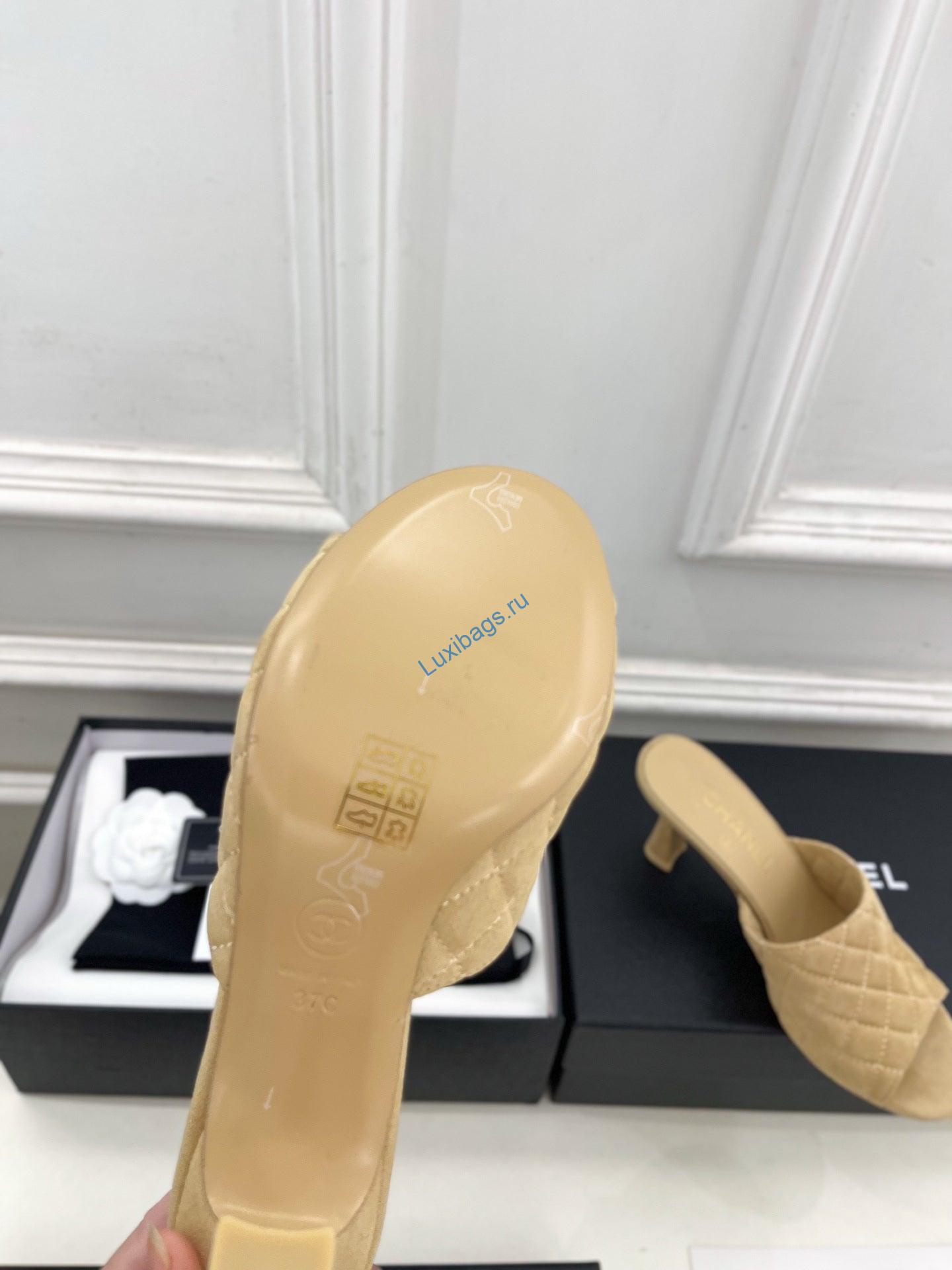 chanel women's diamond-patterned slippers 7.5cm c93343 8 Chanel Women's Diamond-patterned Slippers 7.5cm C93343 | chanel womens diamond patterned slippers 7 5cm c93343 9