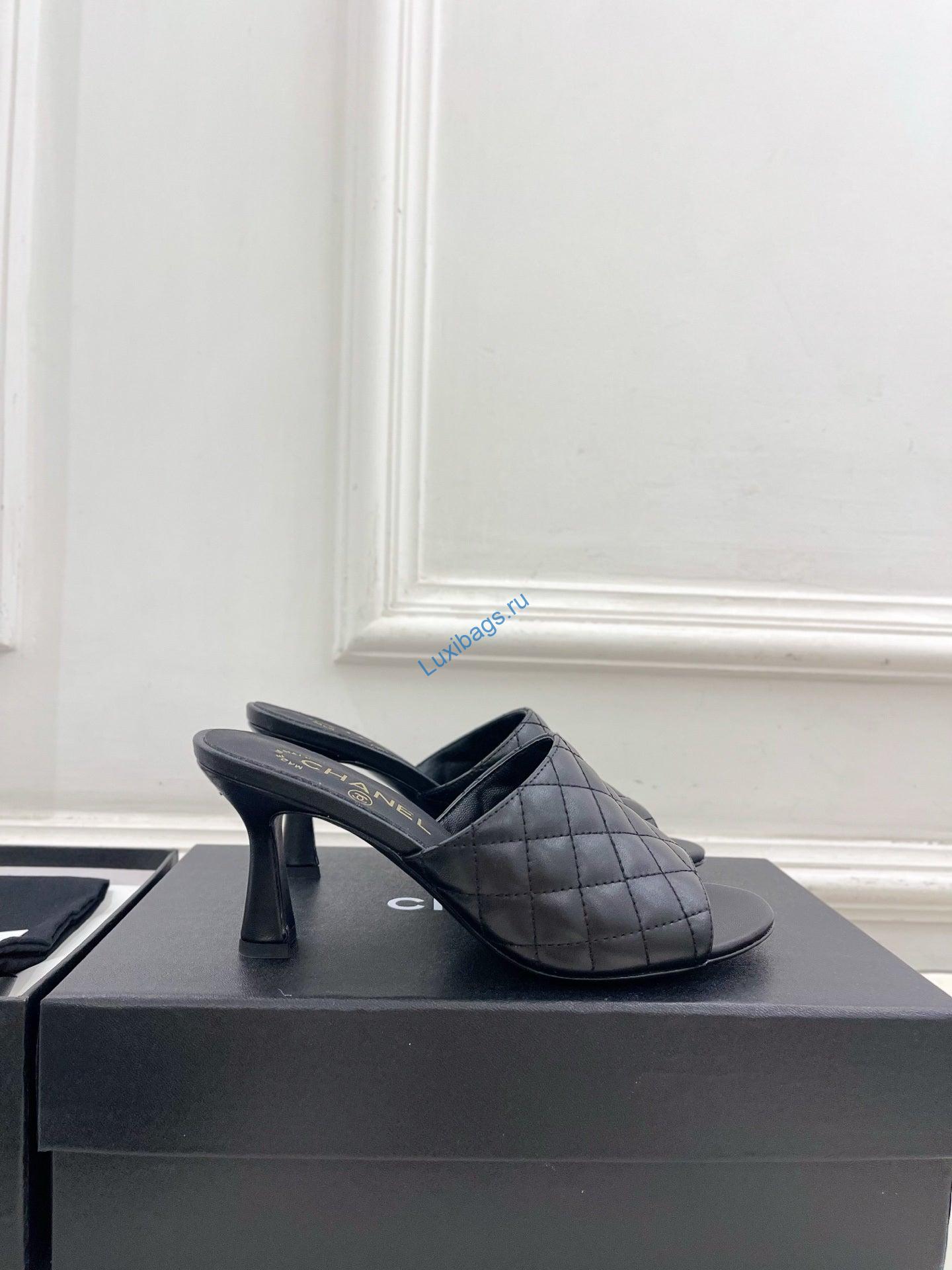 chanel women's diamond-patterned slippers 7.5cm c93344 1 Chanel Women's Diamond-patterned Slippers 7.5cm C93344 | chanel womens diamond patterned slippers 7 5cm c93344 2