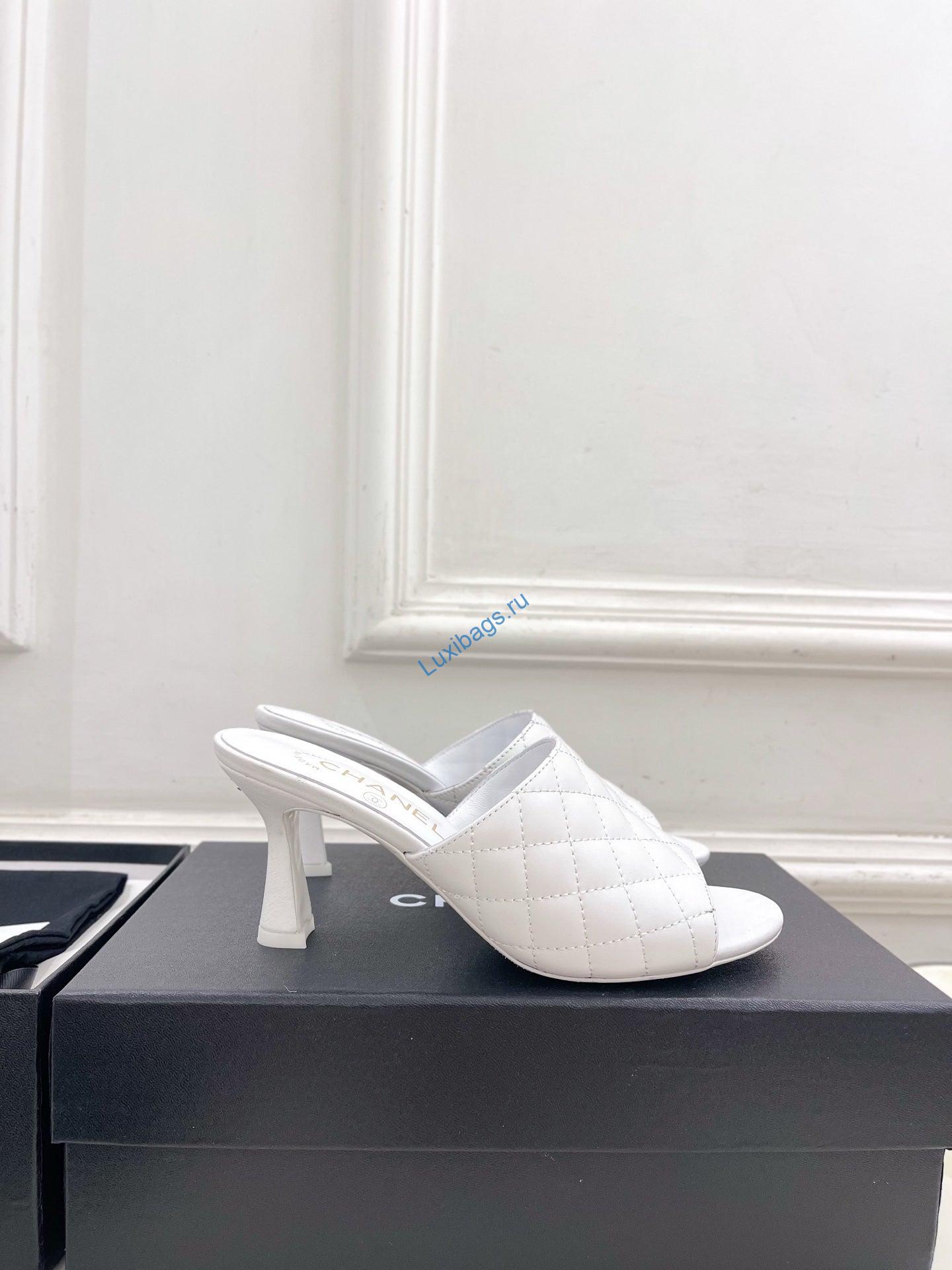 chanel women's diamond-patterned slippers 7.5cm c93345 1 Chanel Women's Diamond-patterned Slippers 7.5cm C93345 | chanel womens diamond patterned slippers 7 5cm c93345 2