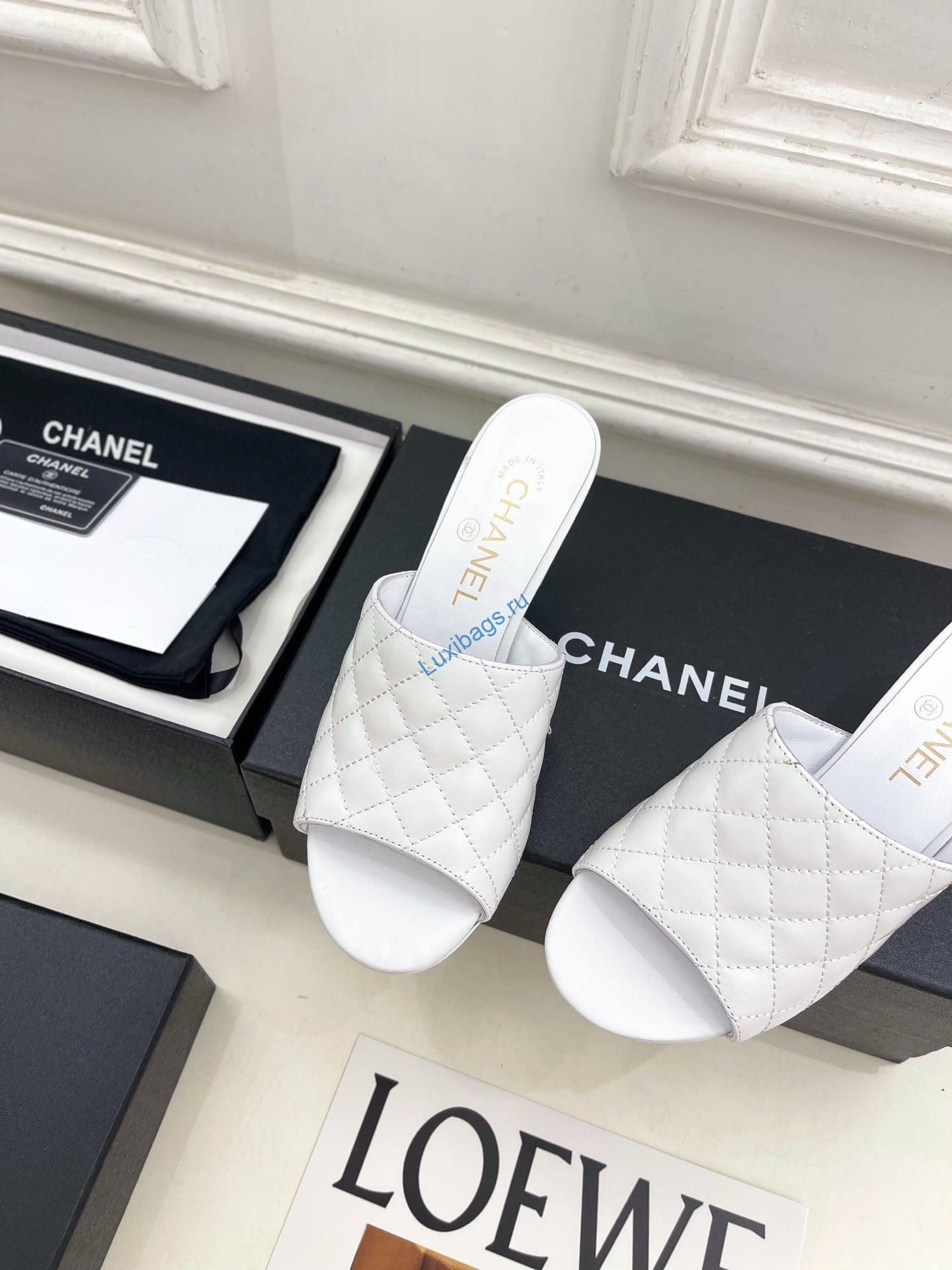 chanel women's diamond-patterned slippers 7.5cm c93345 5 Chanel Women's Diamond-patterned Slippers 7.5cm C93345 | chanel womens diamond patterned slippers 7 5cm c93345 6