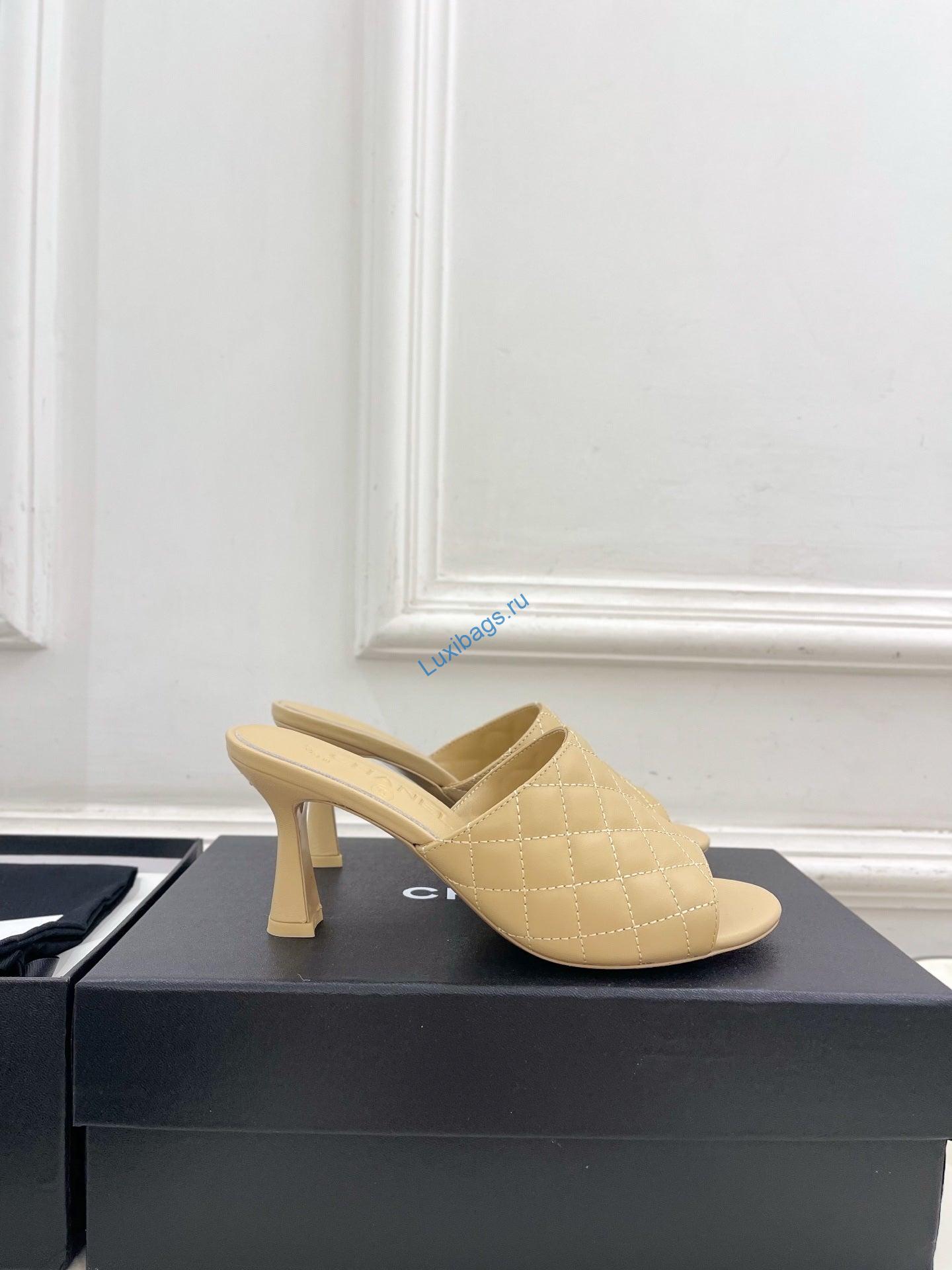 chanel women's diamond-patterned slippers 7.5cm c93346 1 Chanel Women's Diamond-patterned Slippers 7.5cm C93346 | chanel womens diamond patterned slippers 7 5cm c93346 2