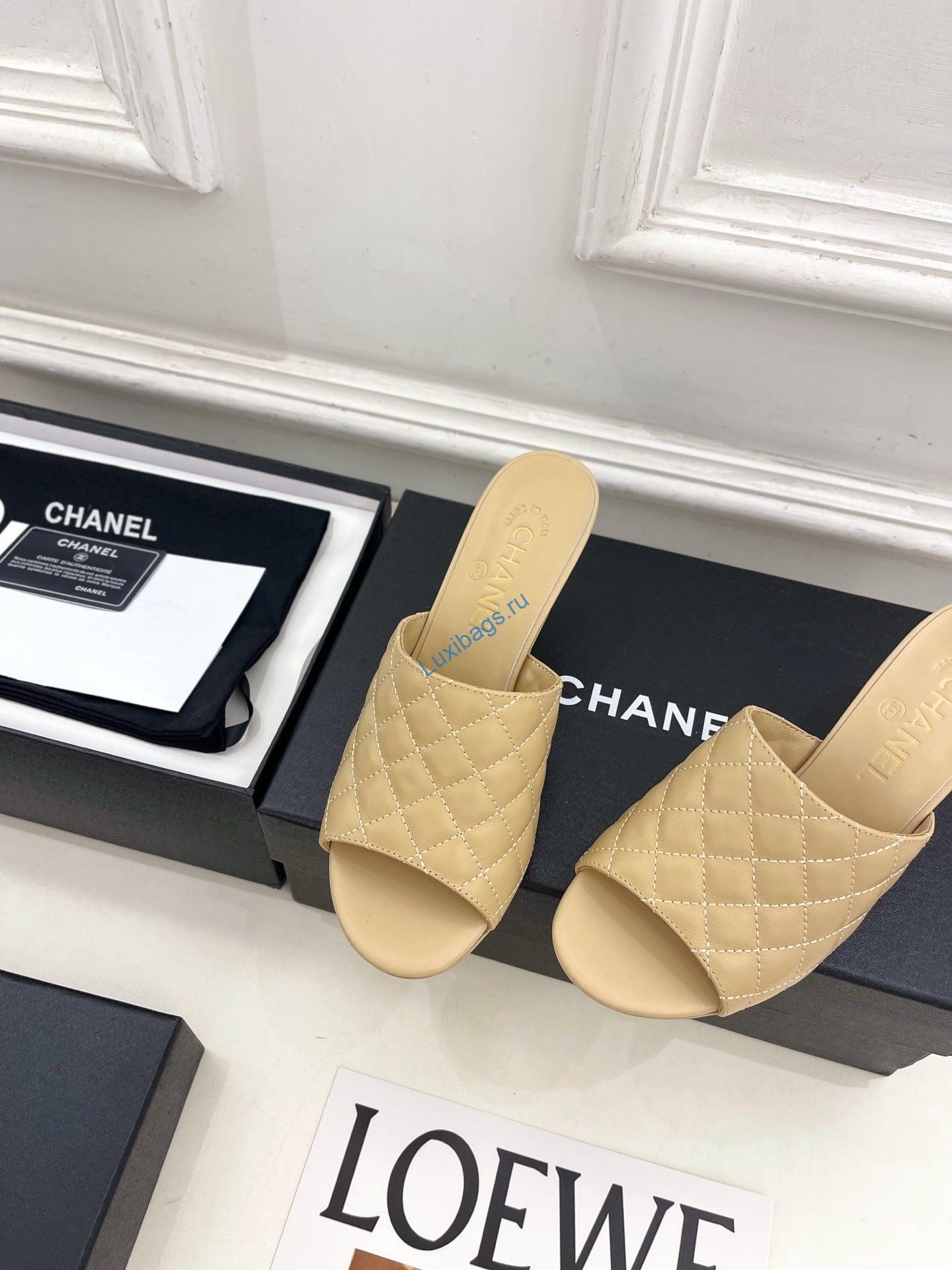 chanel women's diamond-patterned slippers 7.5cm c93346 5 Chanel Women's Diamond-patterned Slippers 7.5cm C93346 | chanel womens diamond patterned slippers 7 5cm c93346 6