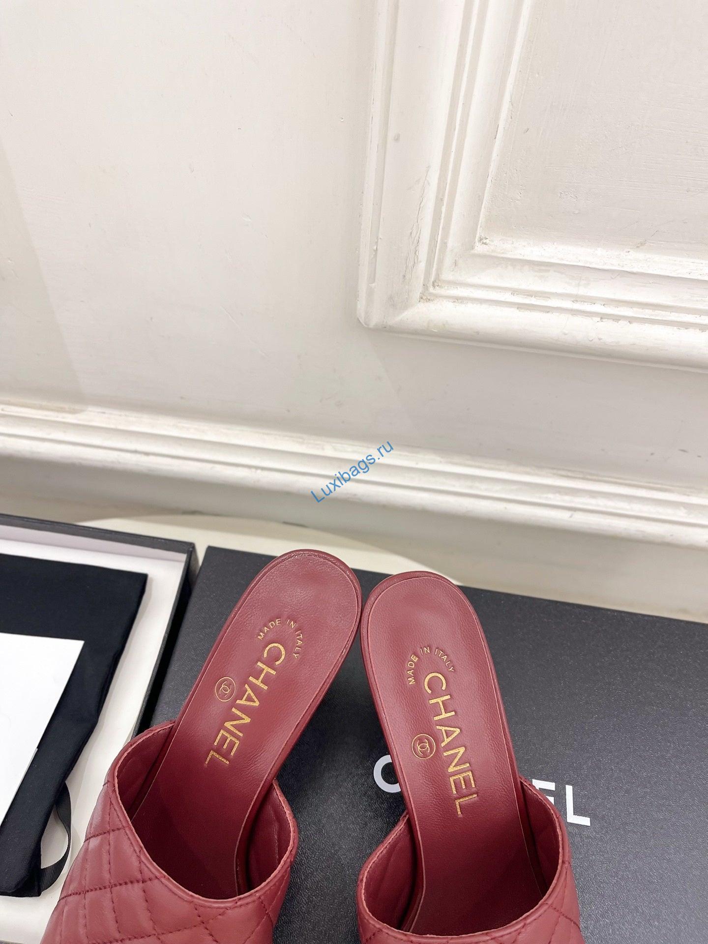 chanel women's diamond-patterned slippers 7.5cm c93348 6 Chanel Women's Diamond-patterned Slippers 7.5cm C93348 | chanel womens diamond patterned slippers 7 5cm c93348 7