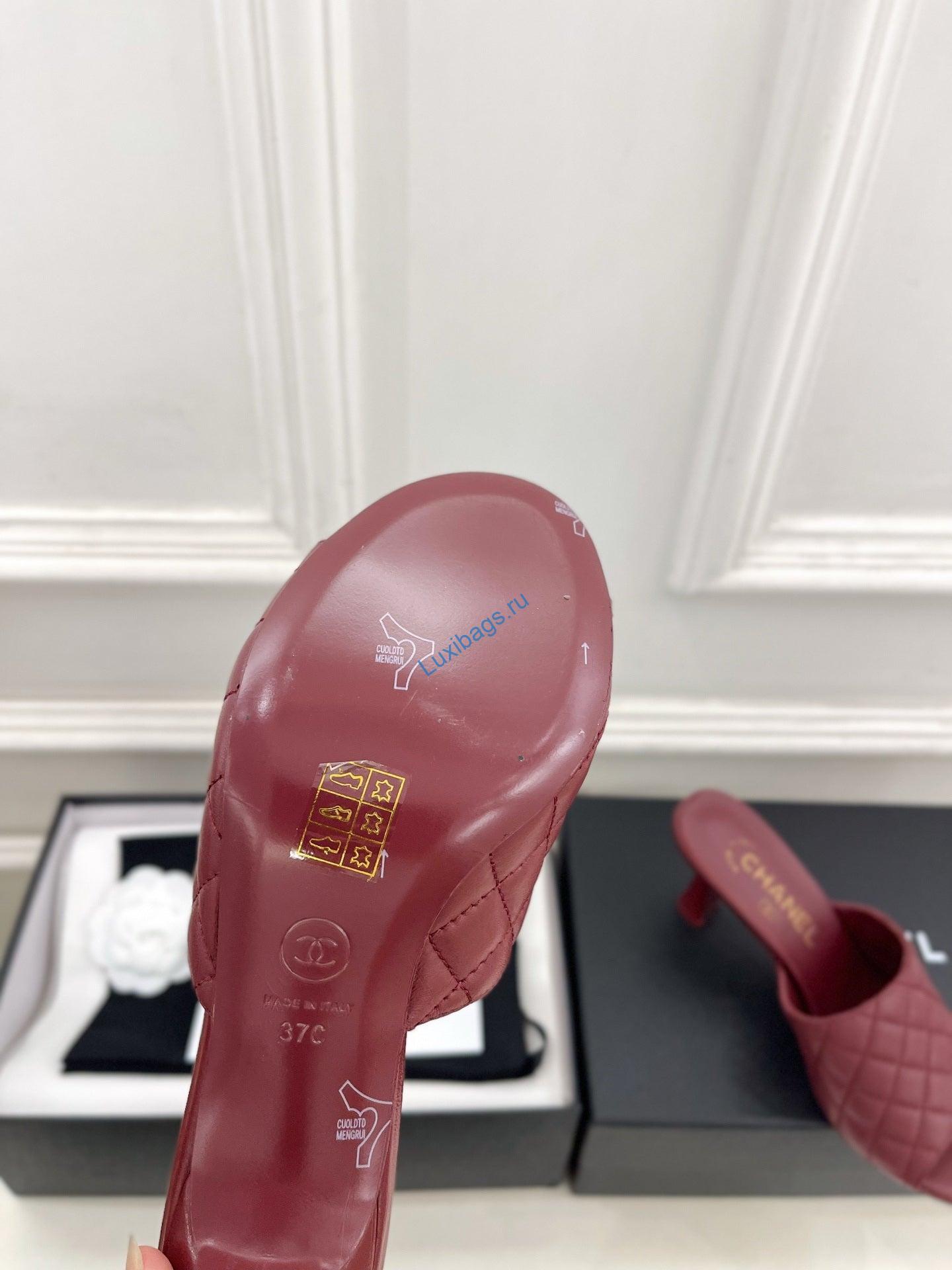chanel women's diamond-patterned slippers 7.5cm c93348 8 Chanel Women's Diamond-patterned Slippers 7.5cm C93348 | chanel womens diamond patterned slippers 7 5cm c93348 9