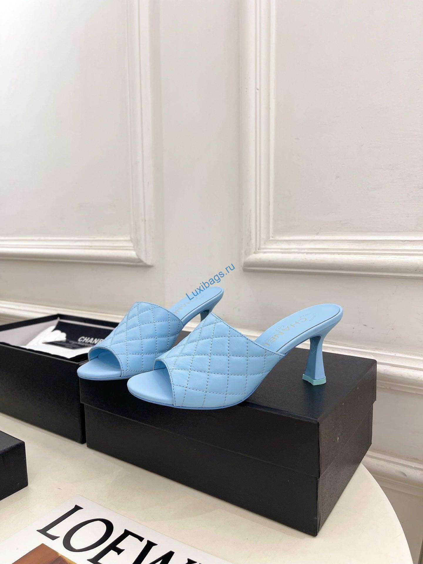 chanel women's diamond-patterned slippers 7.5cm c93349 2 Chanel Women's Diamond-patterned Slippers 7.5cm C93349 | chanel womens diamond patterned slippers 7 5cm c93349 3